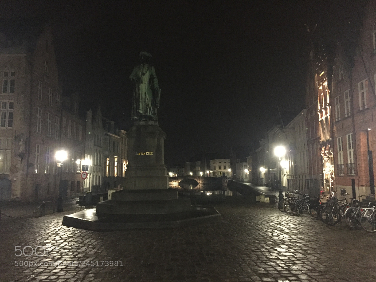 Apple iPhone 6 sample photo. Jan van eyck plein photography