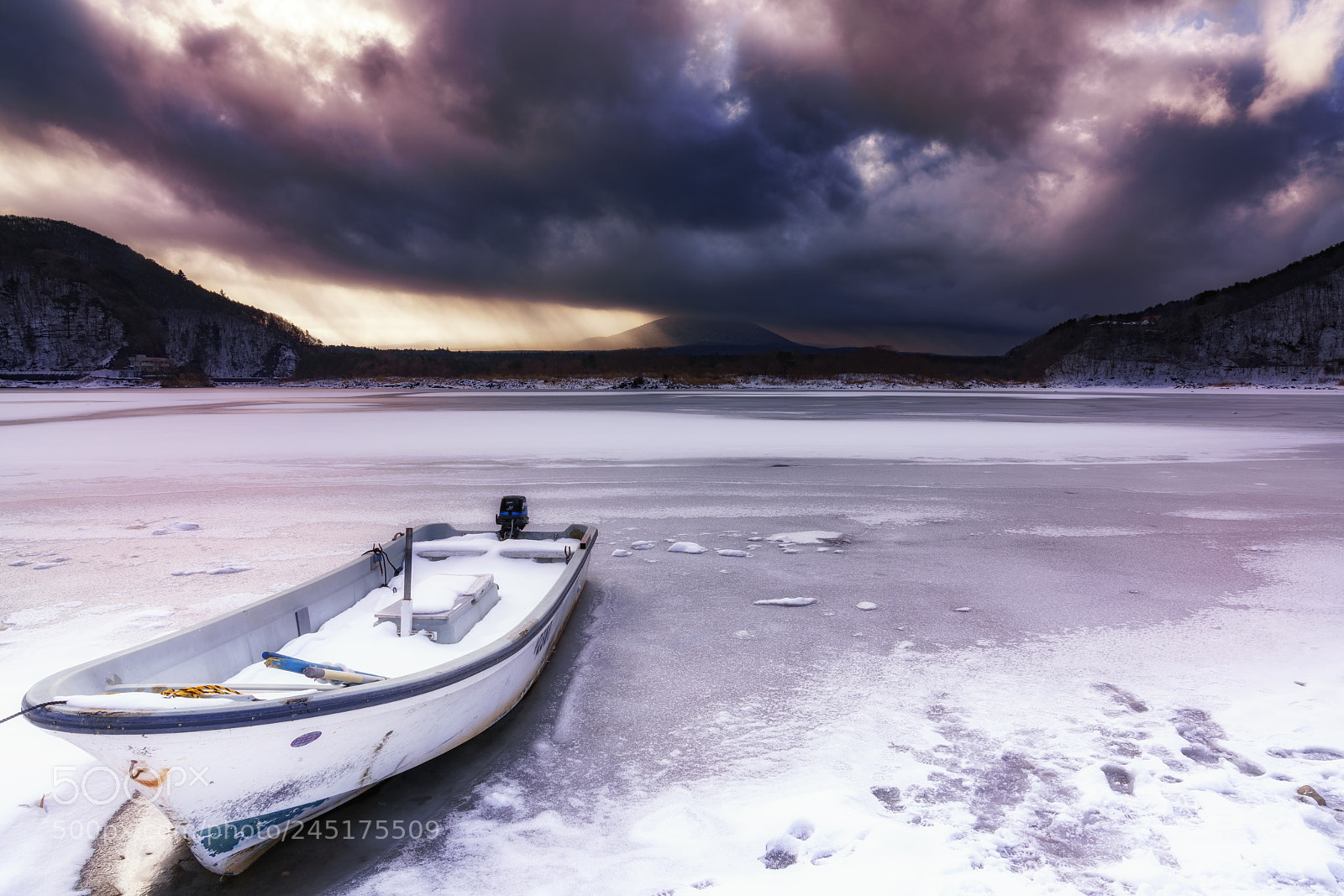 Sony a7R III sample photo. Frozen lake photography