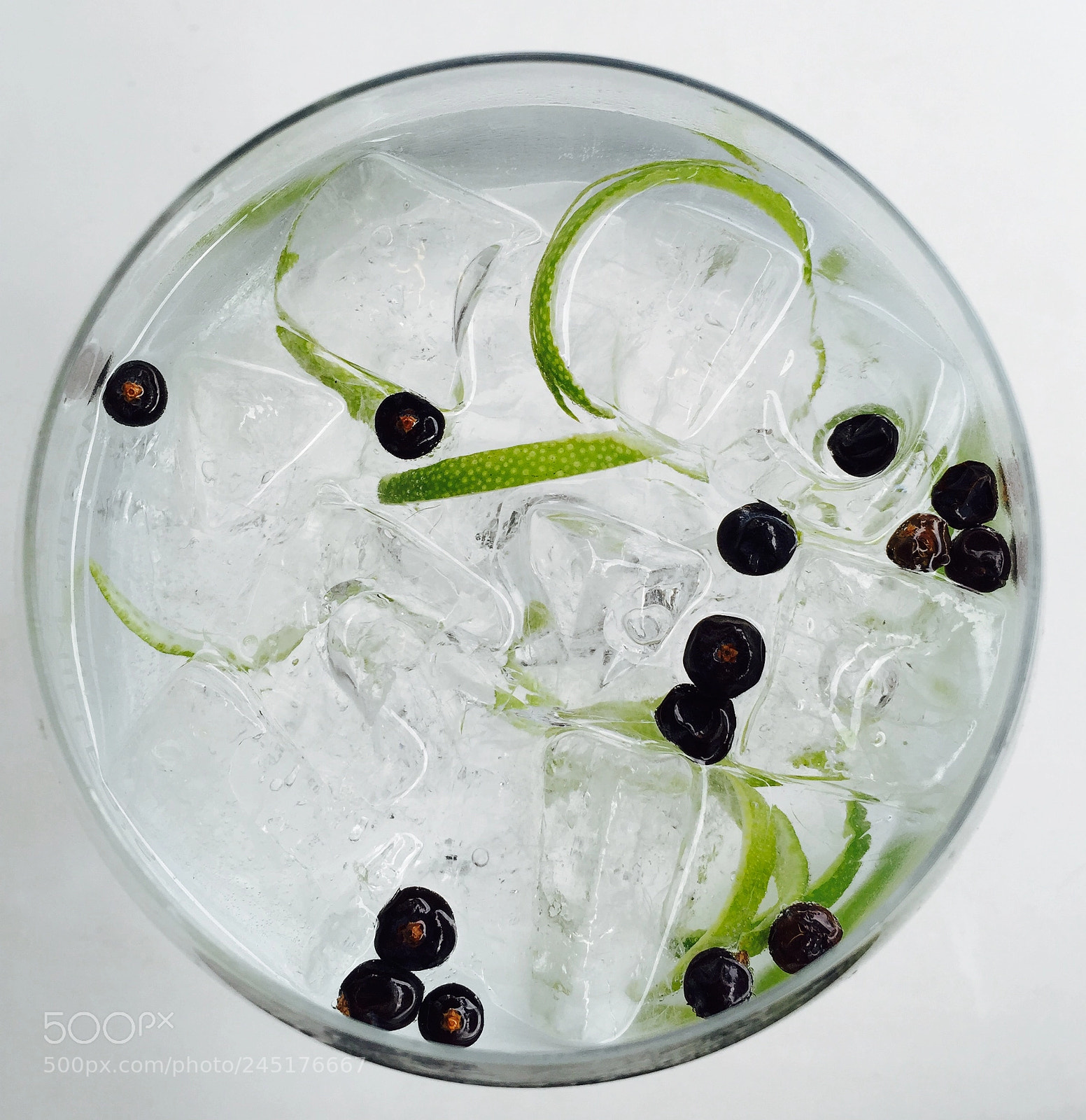 Apple iPhone 6 Plus sample photo. The perfect gin and photography