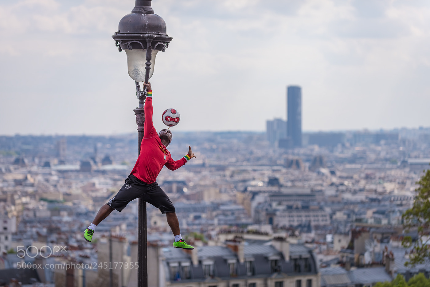 Nikon D810 sample photo. Street artist in paris photography