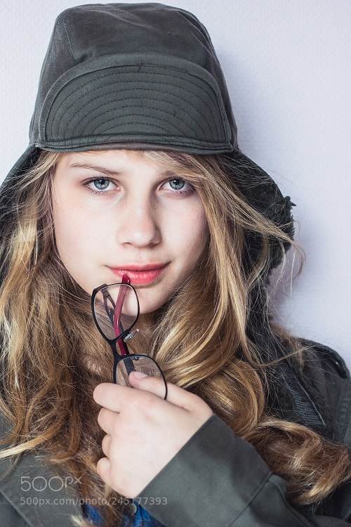 Sony SLT-A77 sample photo. Young blonde girl with photography