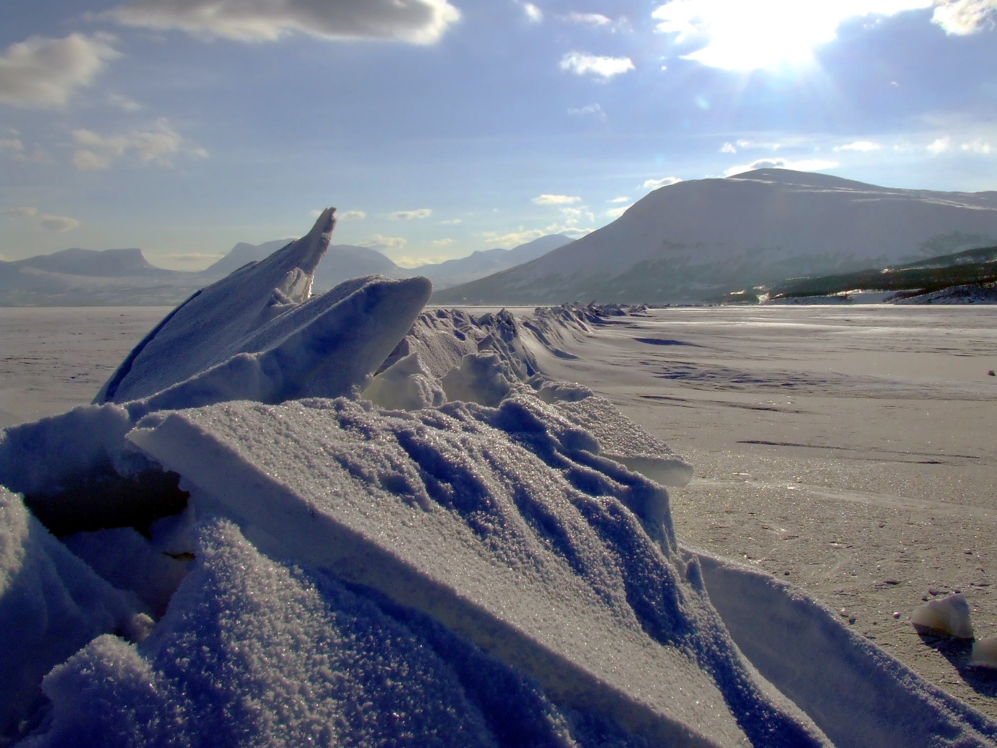 Fujifilm FinePix S5600 sample photo. Lapland ice lake photography