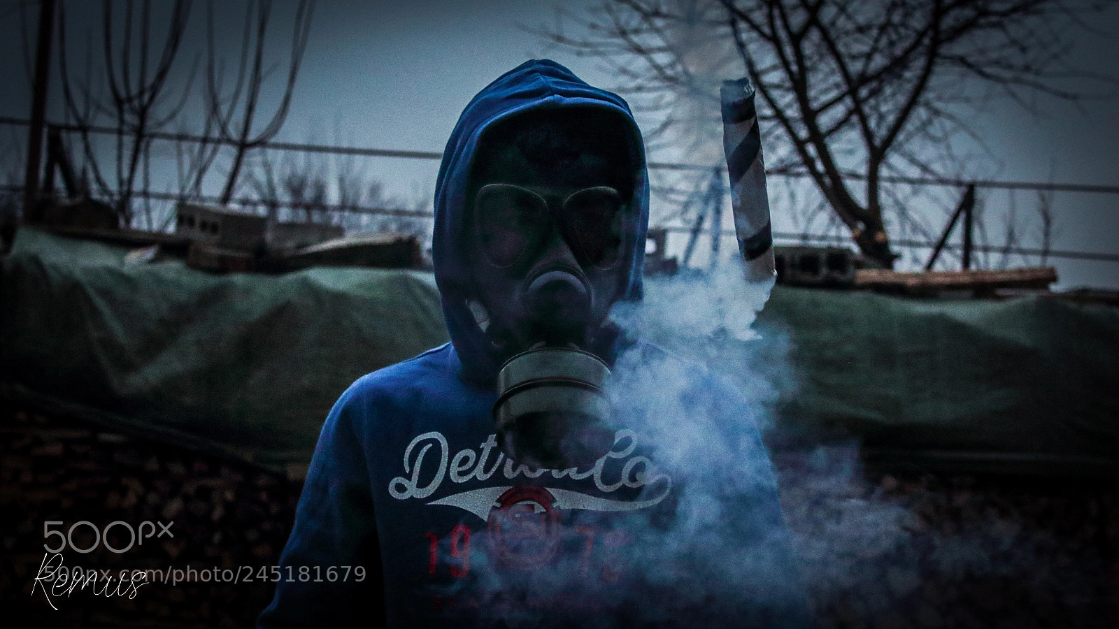 Canon EOS 1300D (EOS Rebel T6 / EOS Kiss X80) sample photo. Smoke bomb. photography