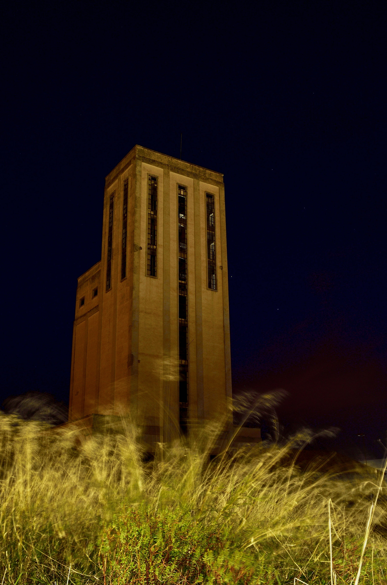 Sigma 17-50mm F2.8 EX DC OS HSM sample photo. Silo photography