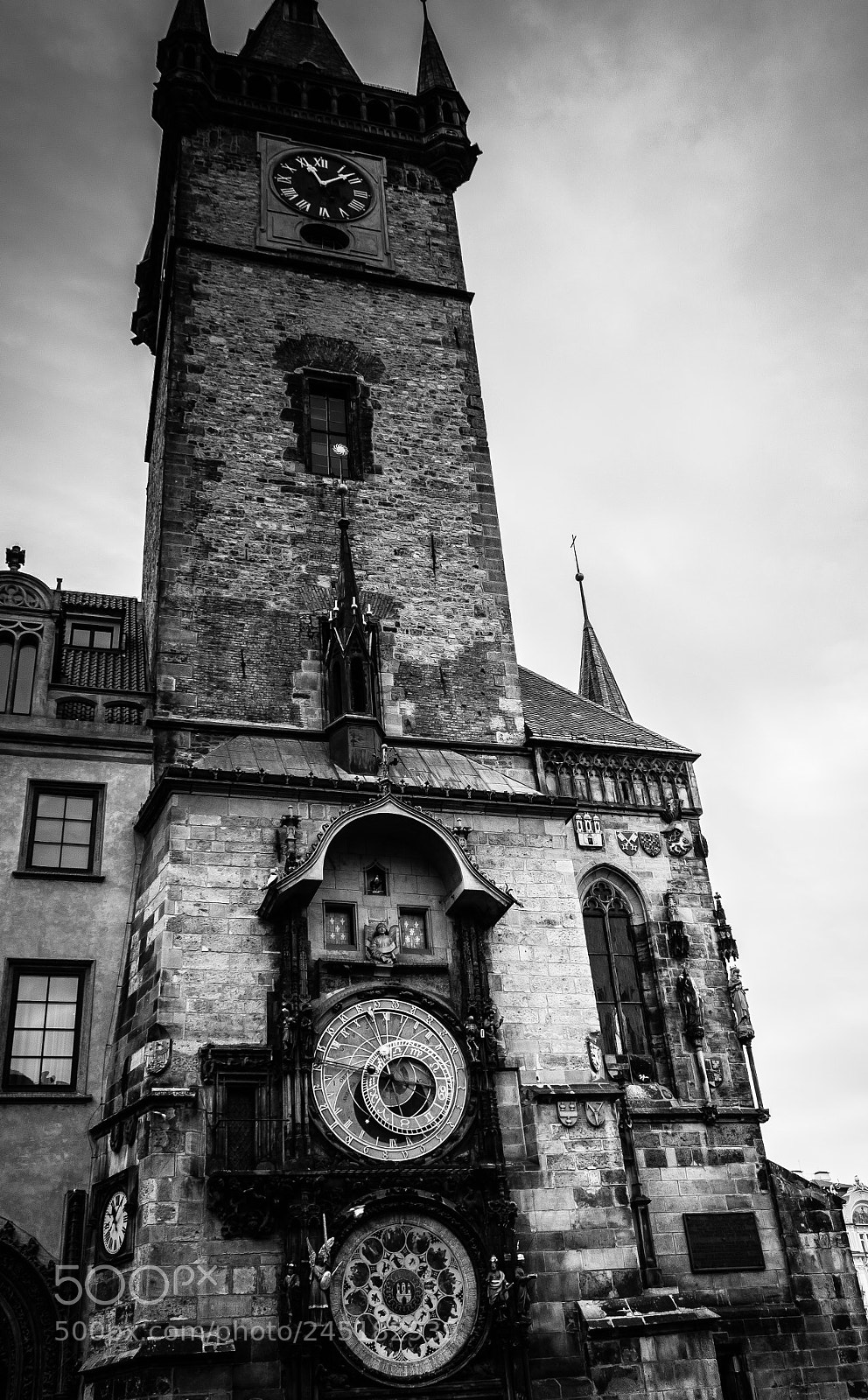 Canon EOS 1200D (EOS Rebel T5 / EOS Kiss X70 / EOS Hi) sample photo. Astronomical clock photography