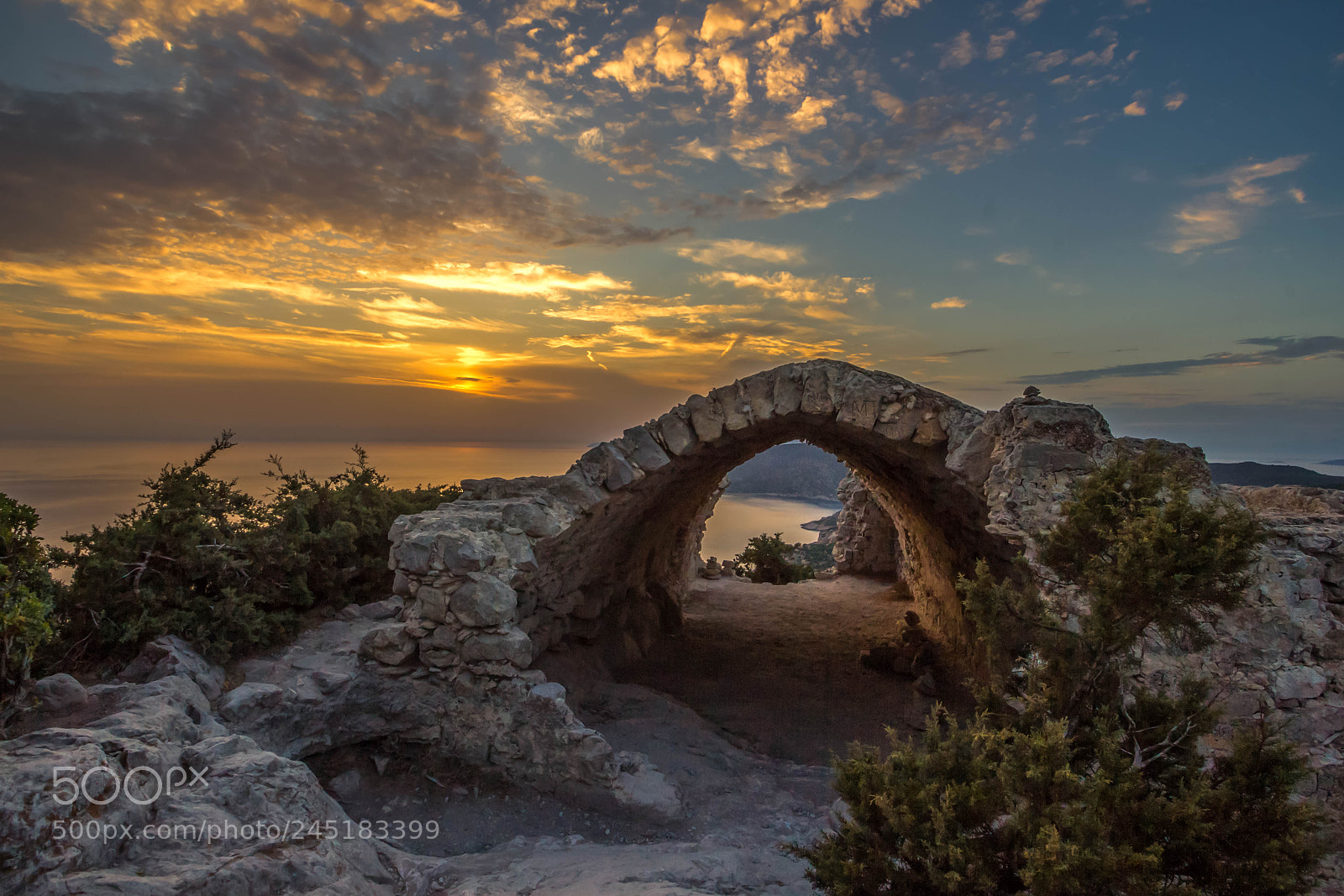 Canon EOS 550D (EOS Rebel T2i / EOS Kiss X4) sample photo. Monolithos castle photography