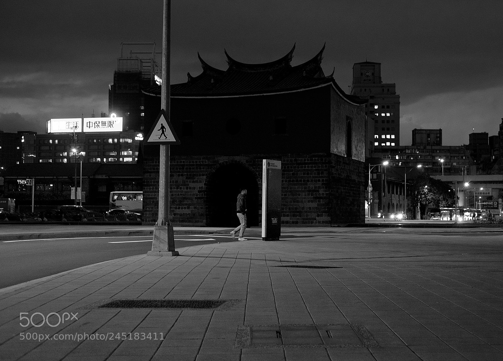 Fujifilm X-T10 sample photo. Lone walker photography