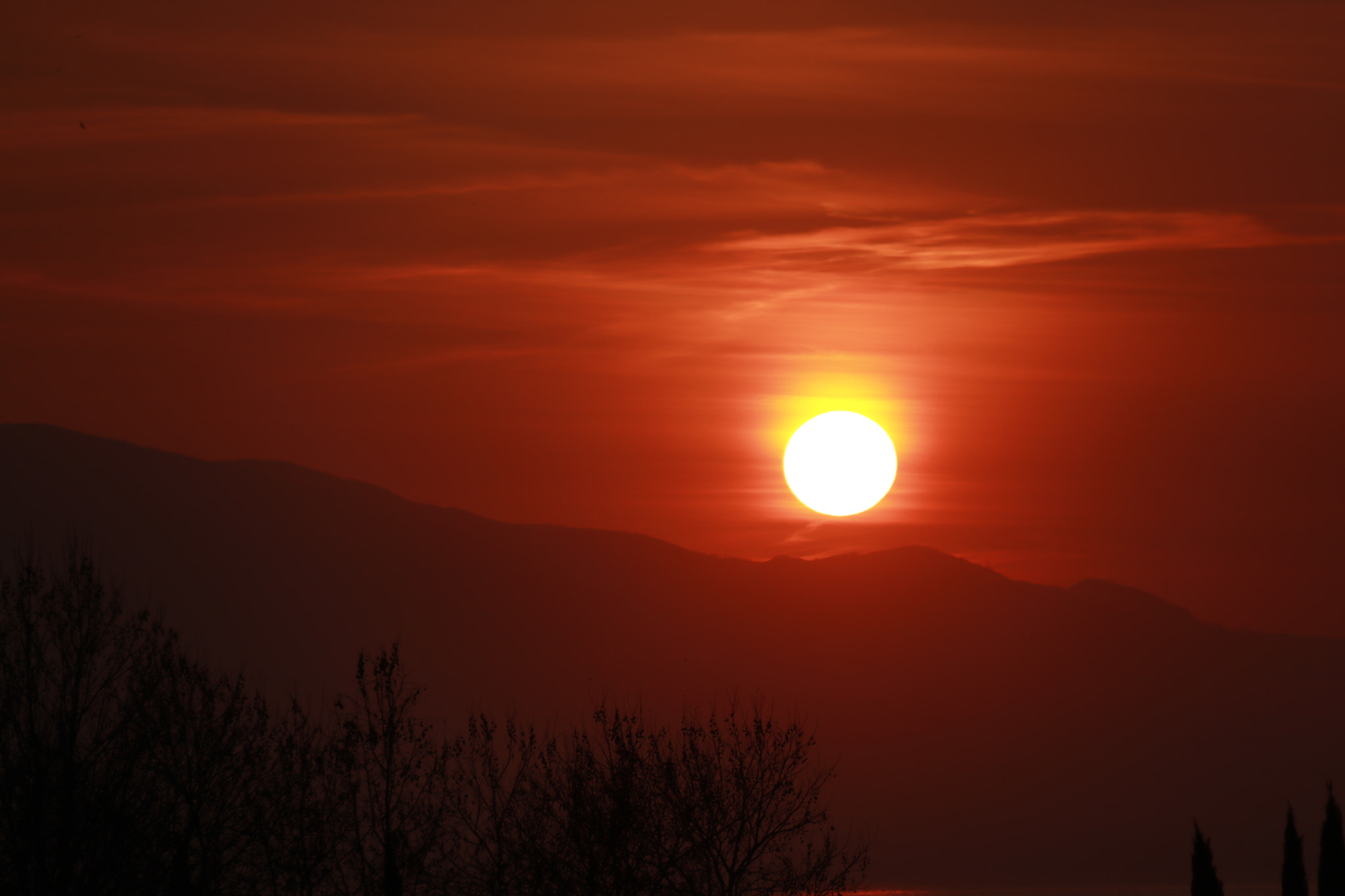 Canon EF-S 18-200mm F3.5-5.6 IS sample photo. Sunset photography