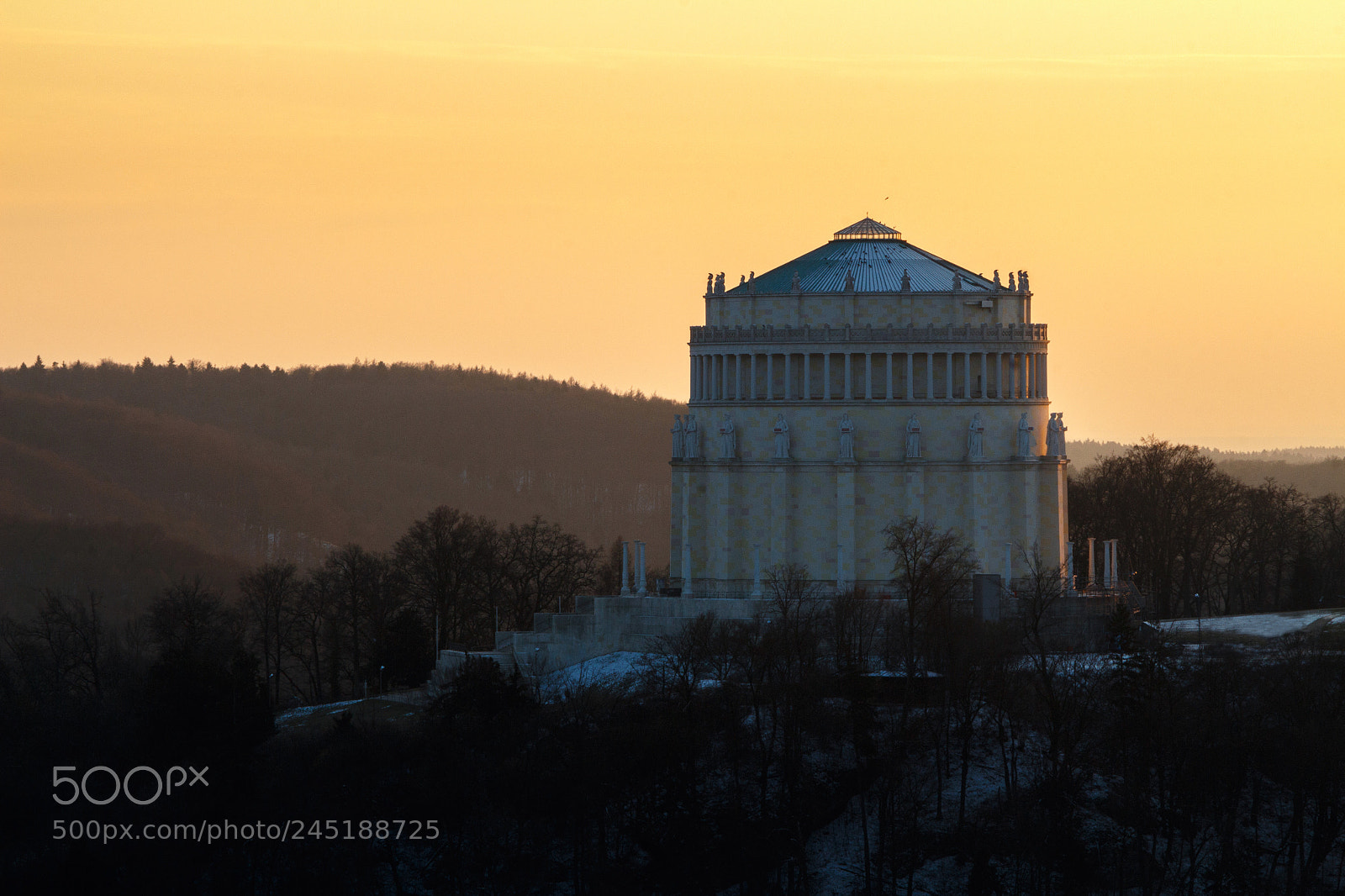 Canon EOS 650D (EOS Rebel T4i / EOS Kiss X6i) sample photo. A cold golden hour photography