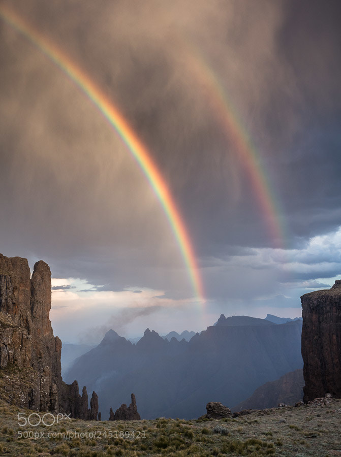 Canon EOS 5DS R sample photo. Rainbow, fangs pass photography