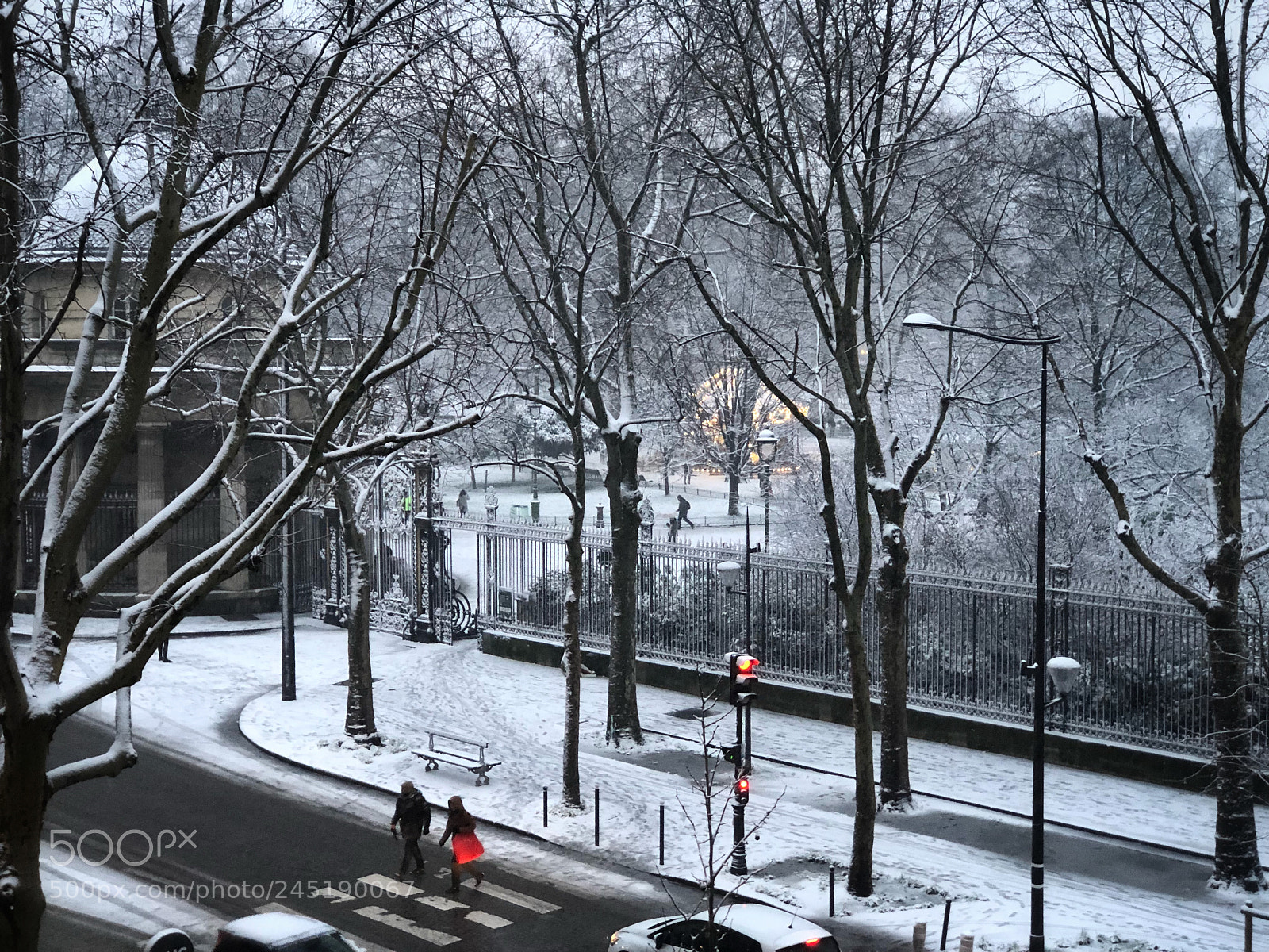 Apple iPhone 8 Plus sample photo. Paris today under the photography