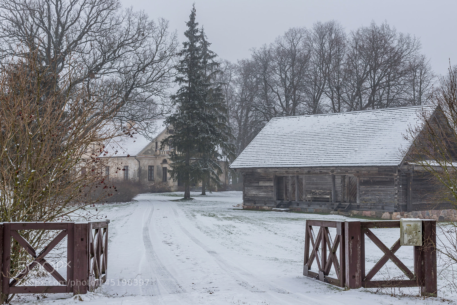 Canon EOS 6D Mark II sample photo. The old manor photography