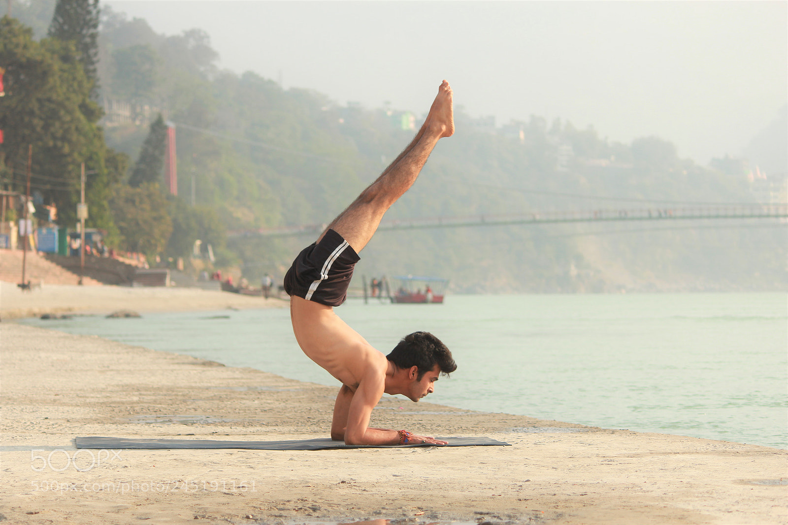 Canon EOS 1200D (EOS Rebel T5 / EOS Kiss X70 / EOS Hi) sample photo. Vinyasa flow yoga teacher photography