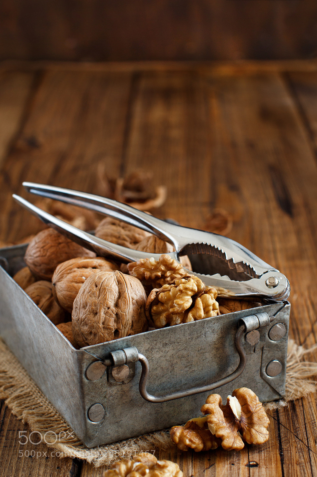 Canon EOS 650D (EOS Rebel T4i / EOS Kiss X6i) sample photo. Fresh walnuts in a photography