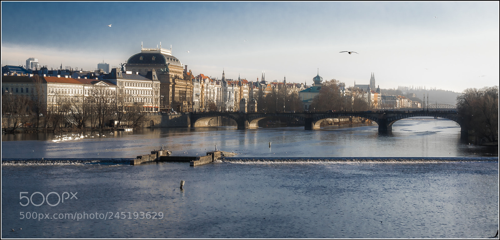 Pentax K-5 sample photo. Gulls national theatre. prague.czech photography