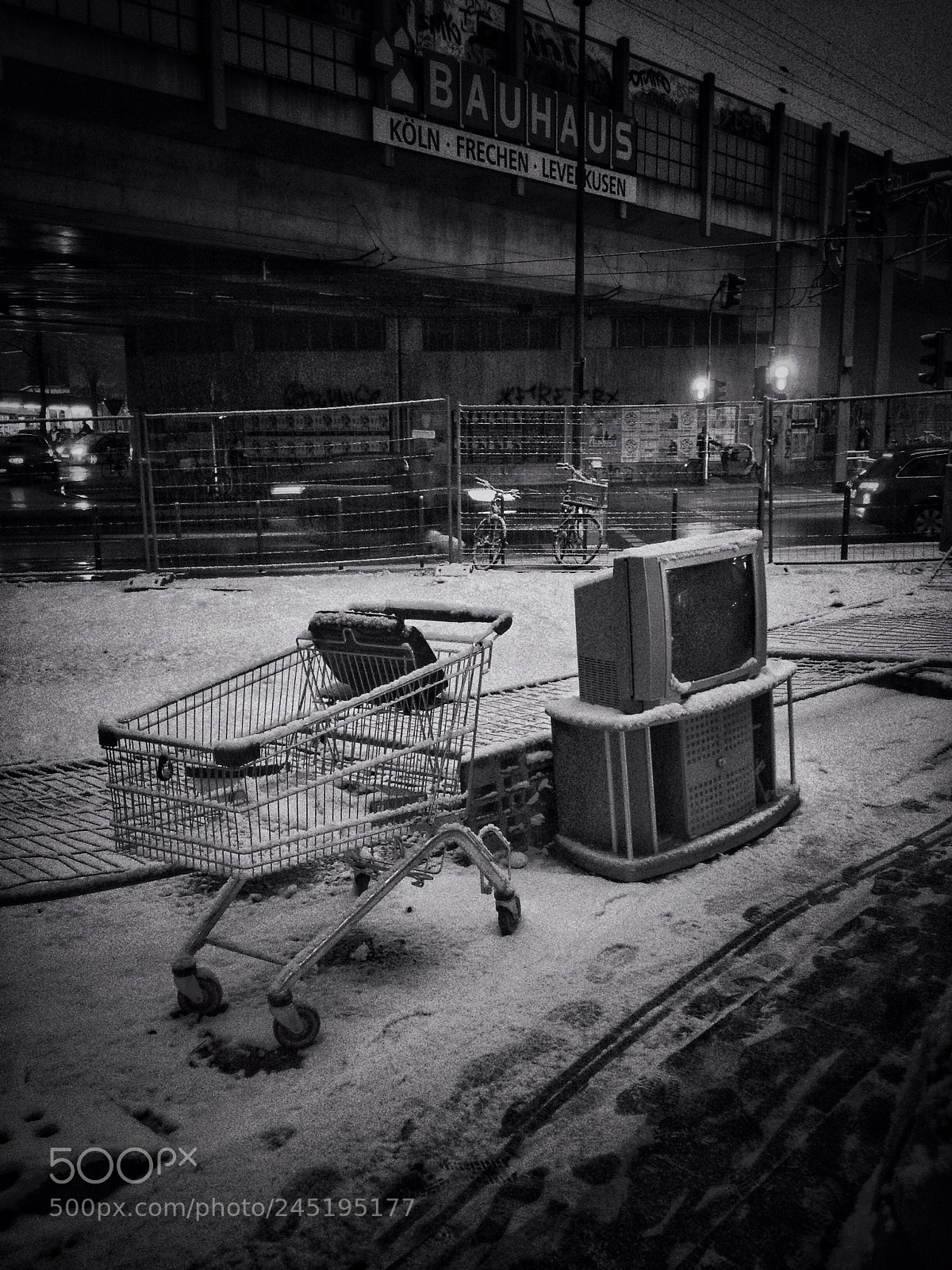 Apple iPhone 4S sample photo. Snow tv photography