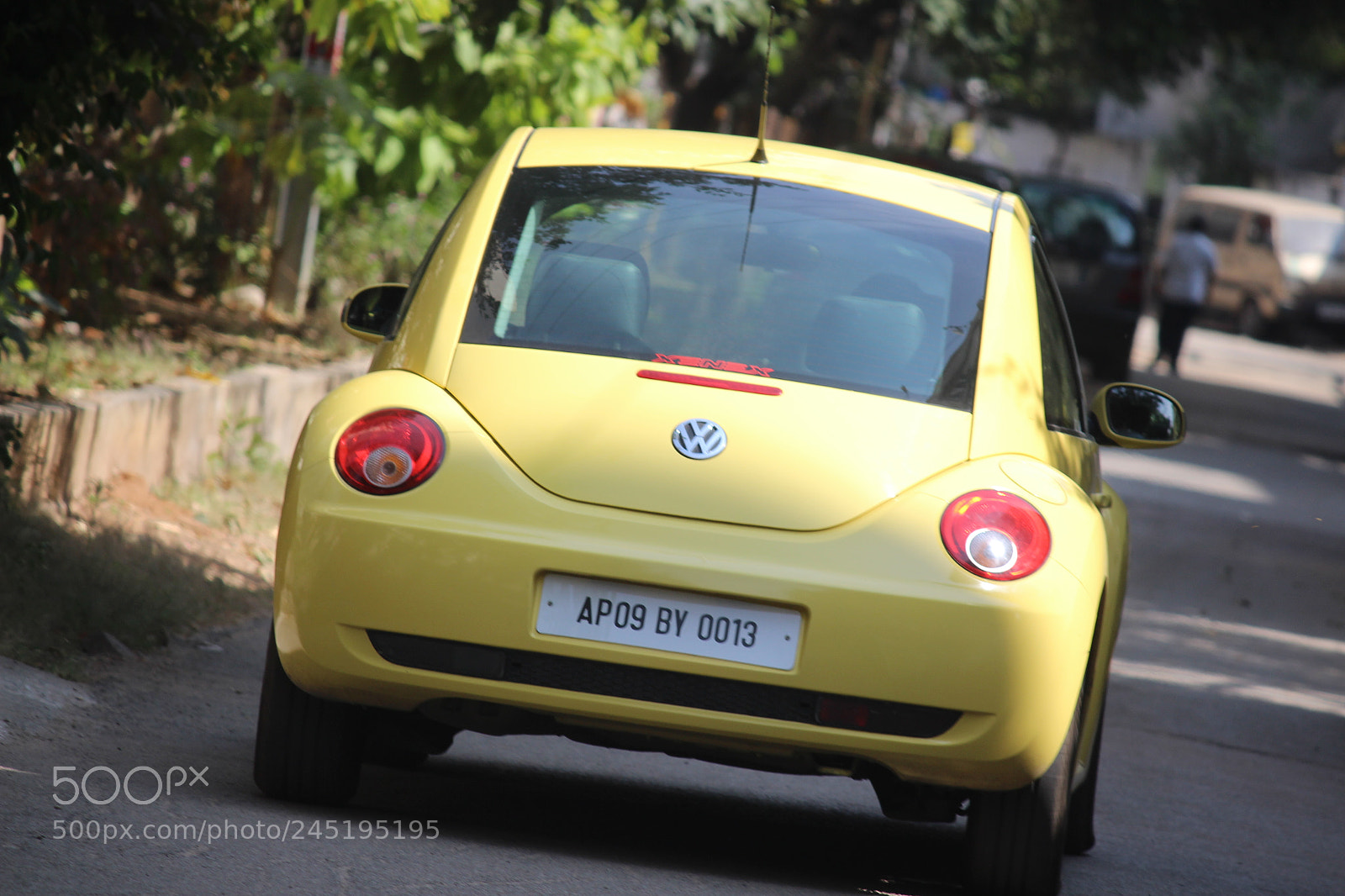 Canon EF-S 55-250mm F4-5.6 IS II sample photo. Volkswagen photography
