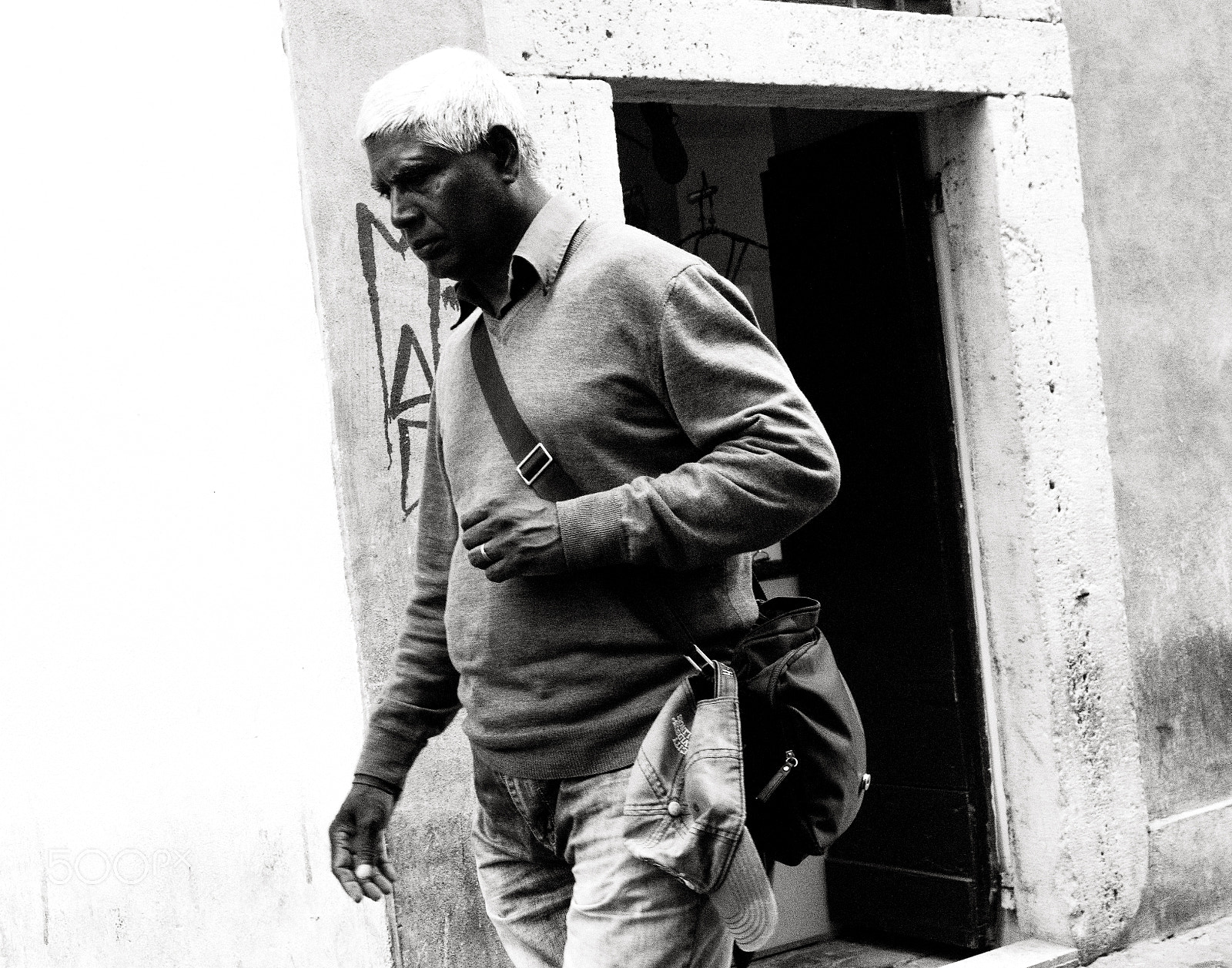 Sony a6500 sample photo. Man with white hair photography