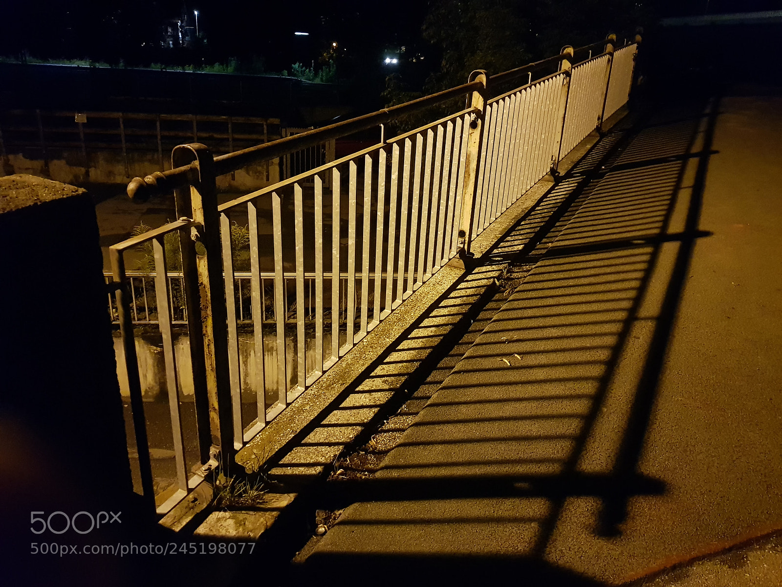 Samsung Galaxy S8+ sample photo. Dilapidated railing photography