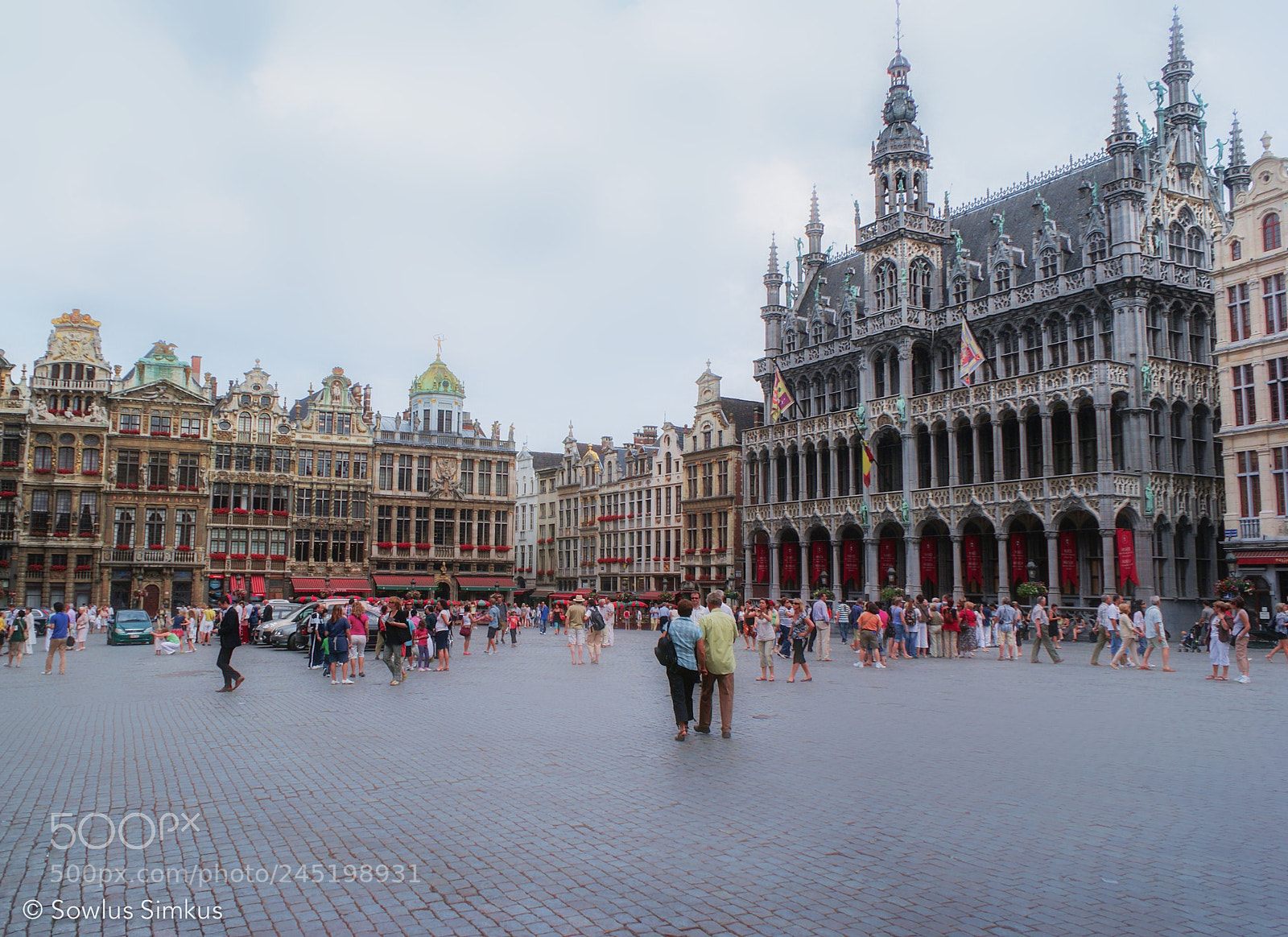 Sony Alpha DSLR-A300 sample photo. The grand place photography