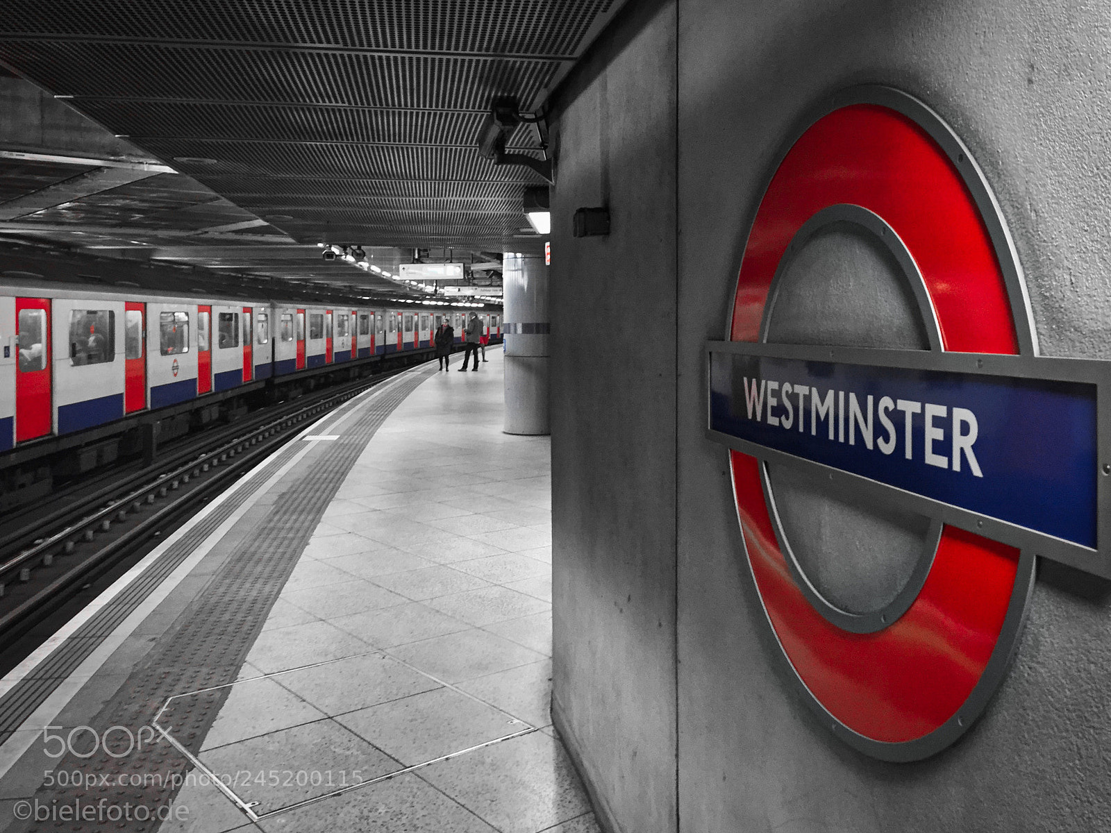Apple iPhone 6 sample photo. London underground station photography