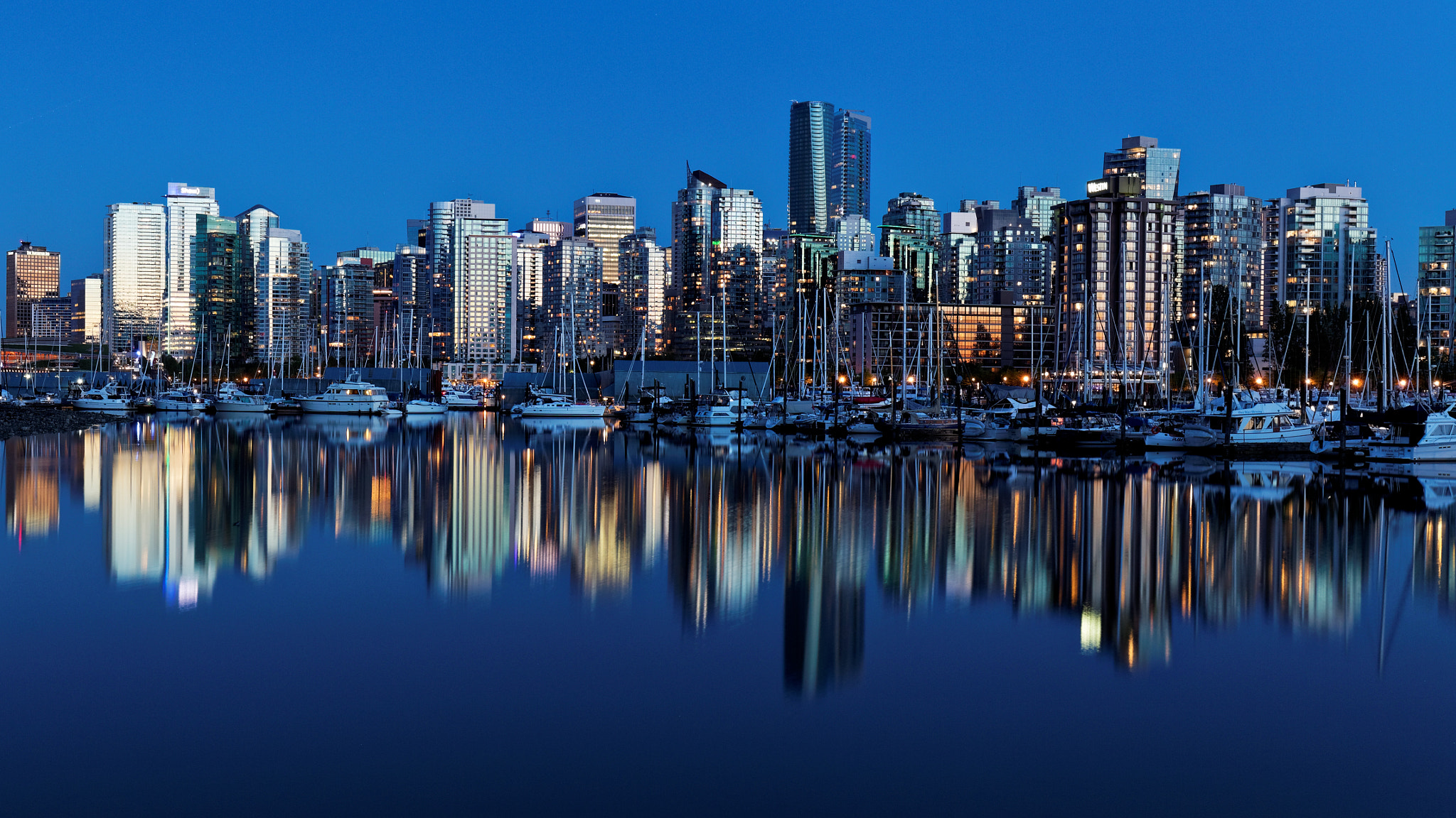 Canon EF 16-35mm F4L IS USM sample photo. Vancouver downtown mirror reflection photography