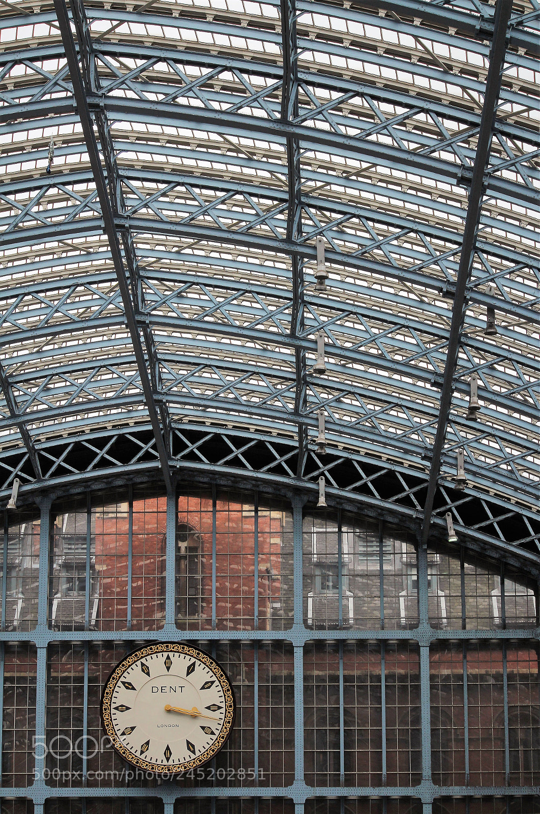 Canon EOS 650D (EOS Rebel T4i / EOS Kiss X6i) sample photo. London station photography