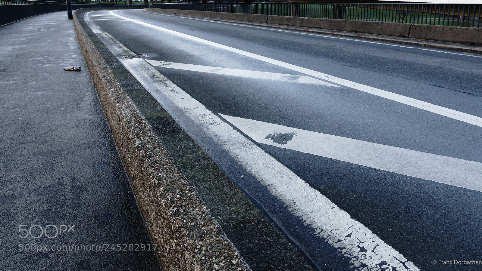 Sony Cyber-shot DSC-RX10 II sample photo. Pavement  photography
