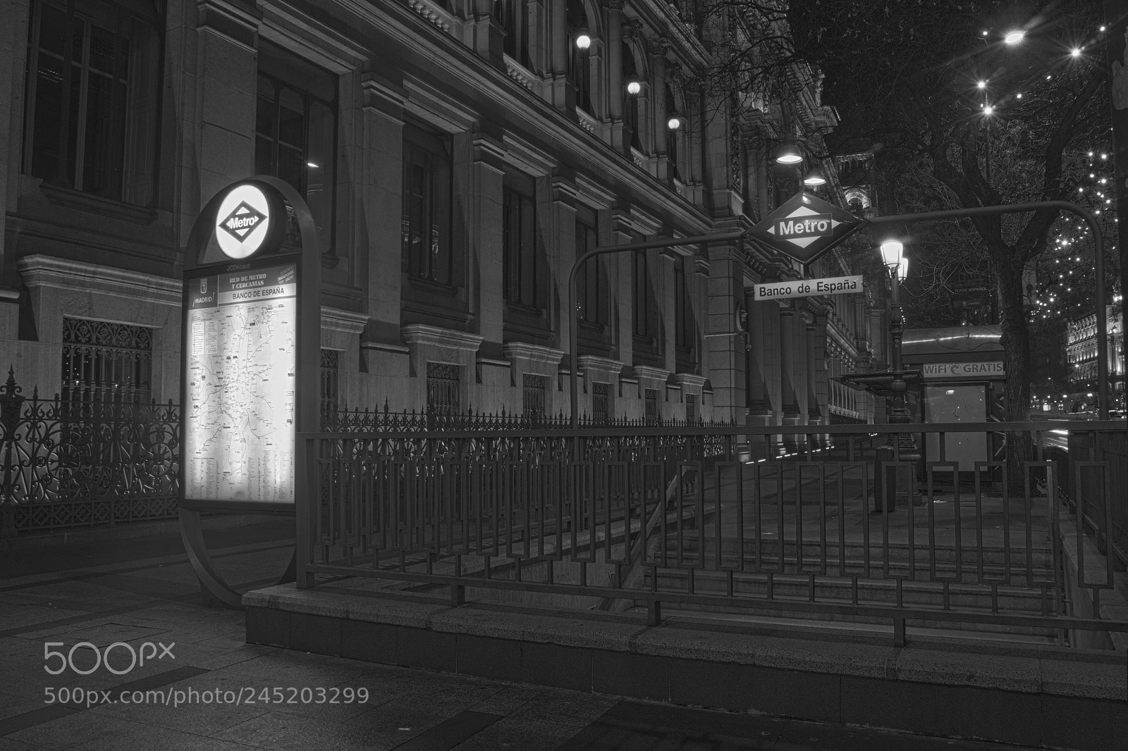 Nikon D3100 sample photo. Metro banco espan a photography