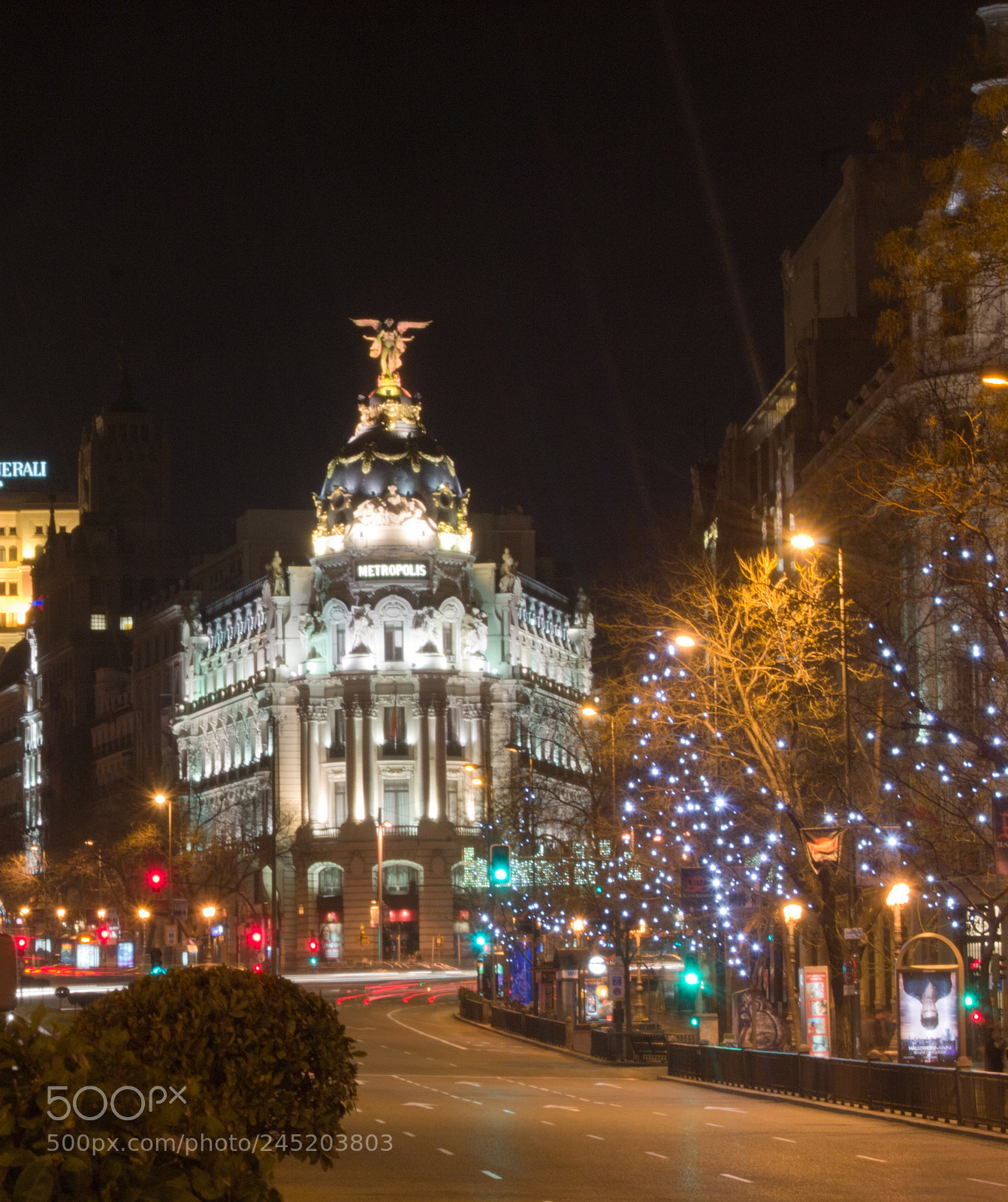 Nikon D3100 sample photo. Edificio metropolis photography