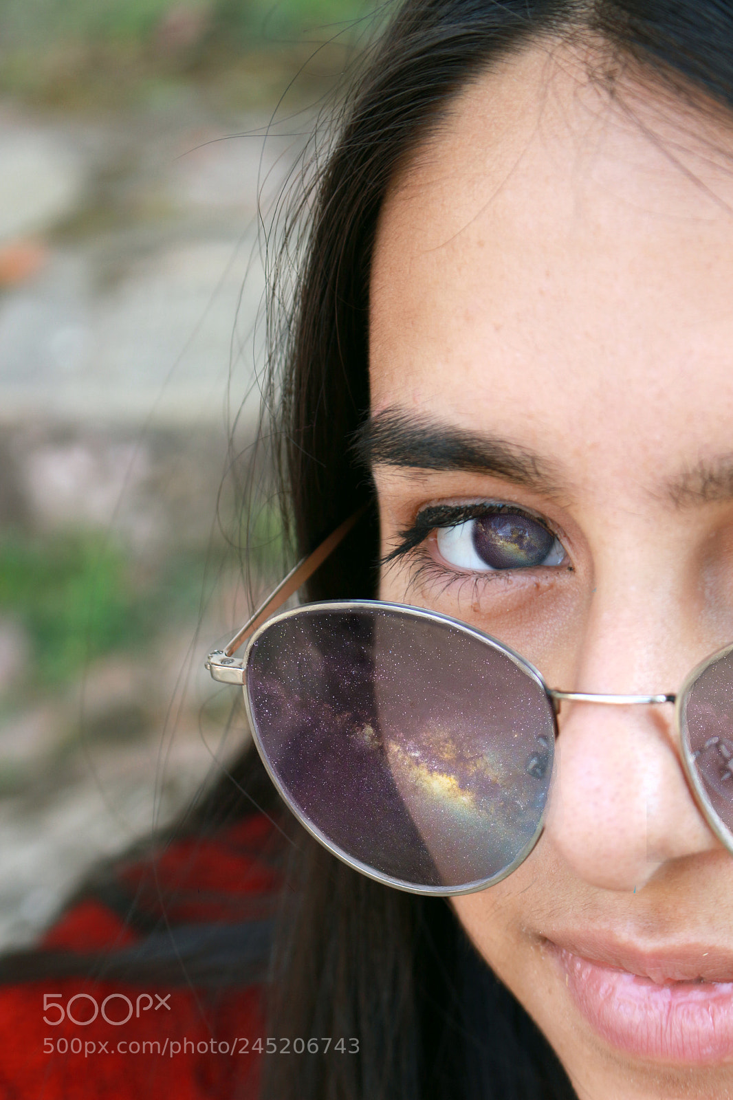Canon EOS 100D (EOS Rebel SL1 / EOS Kiss X7) sample photo. Galaxy held within her photography