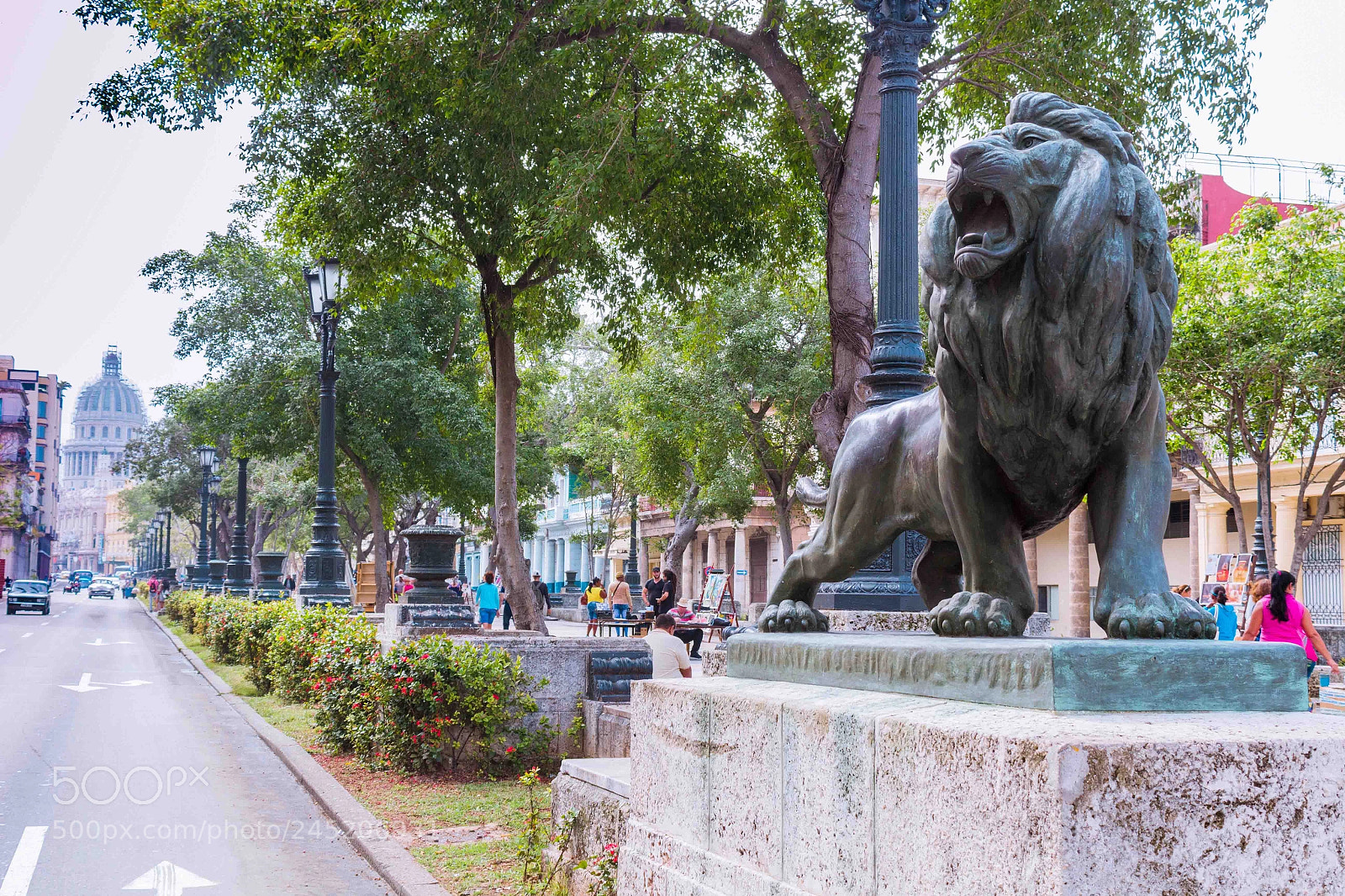 Canon EOS 1300D (EOS Rebel T6 / EOS Kiss X80) sample photo. Paseo del prado photography