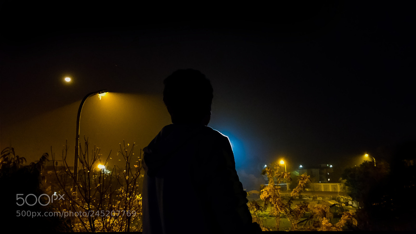 OnePlus 5 sample photo. Night photography