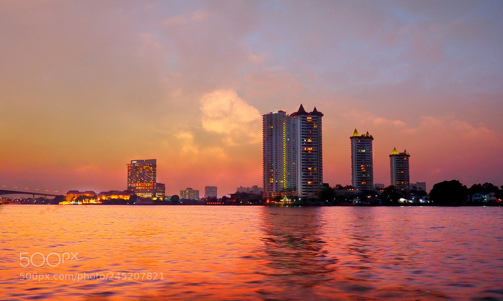 Olympus OM-D E-M10 II sample photo. City sunset photography