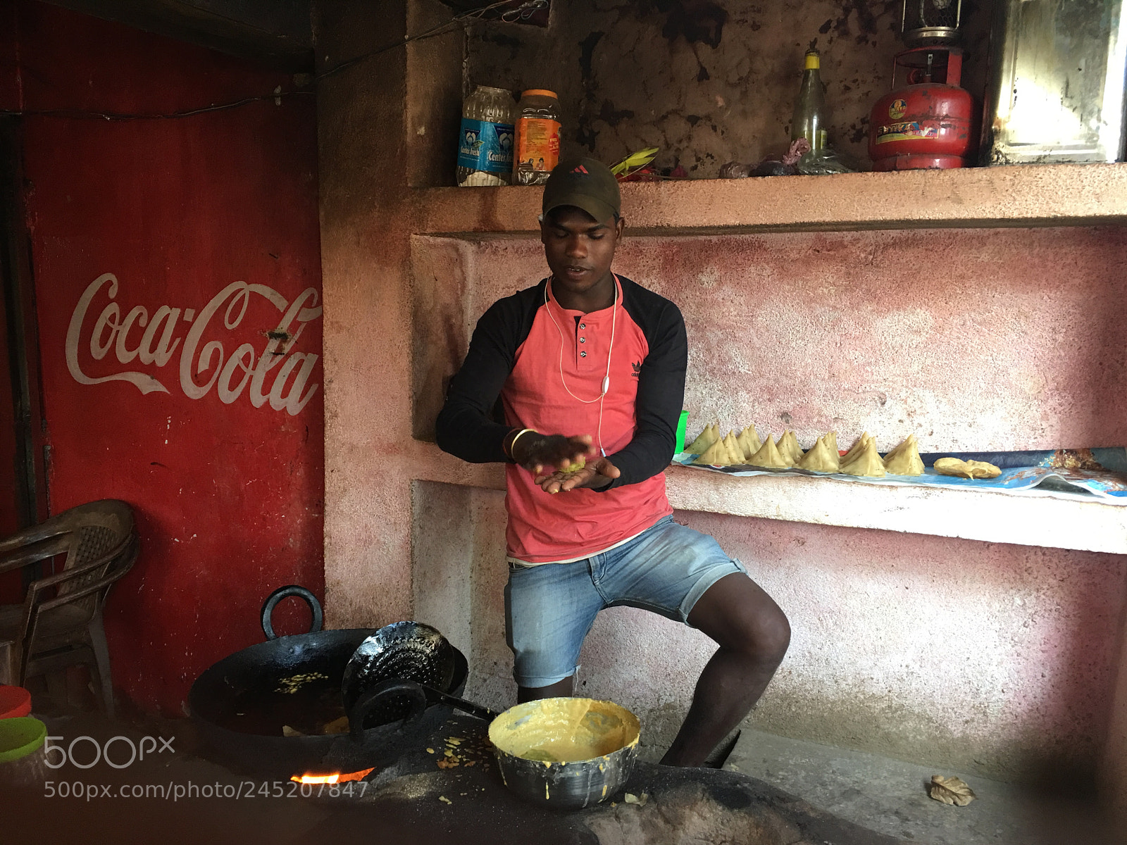Apple iPhone 6s Plus sample photo. A glocal entrepreneur example photography