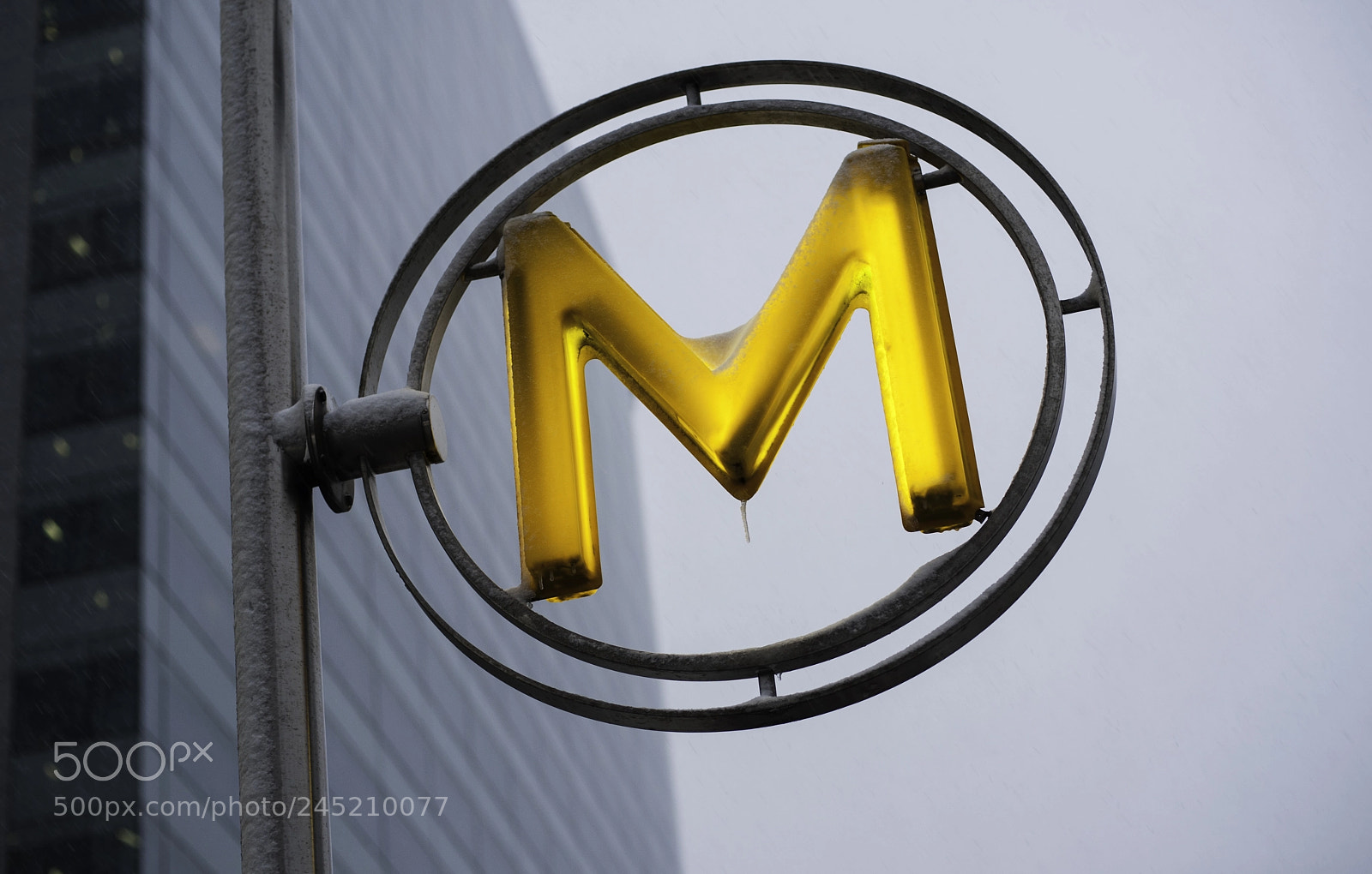 Nikon D700 sample photo. Metro photography