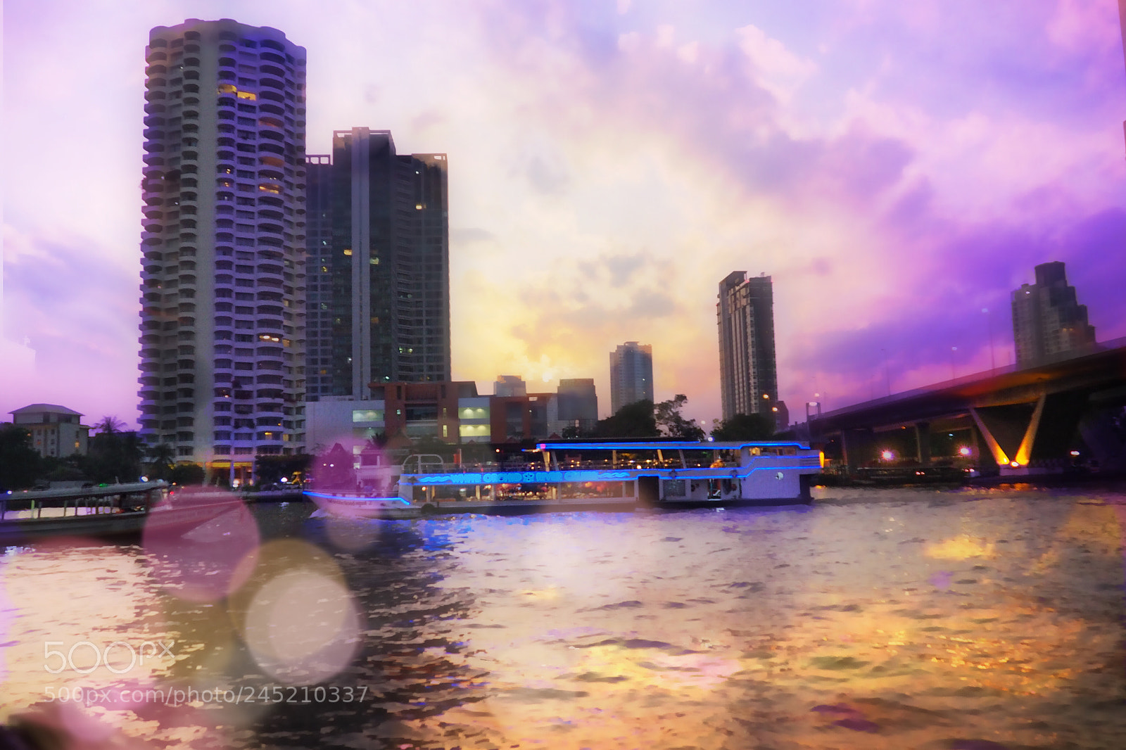 Olympus OM-D E-M10 II sample photo. Bangkok river cruise photography