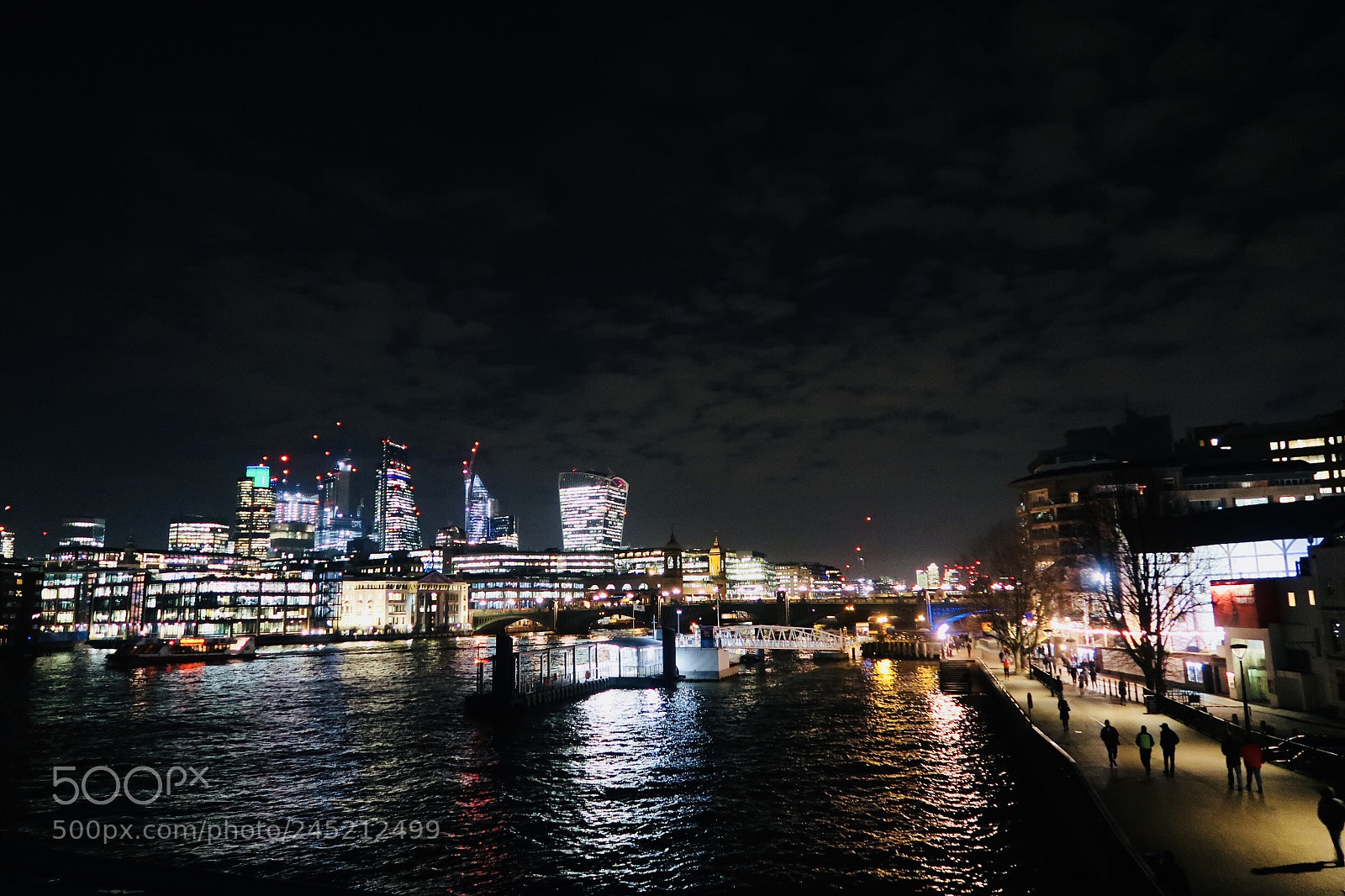 Canon PowerShot G7 X Mark II sample photo. London night time while photography
