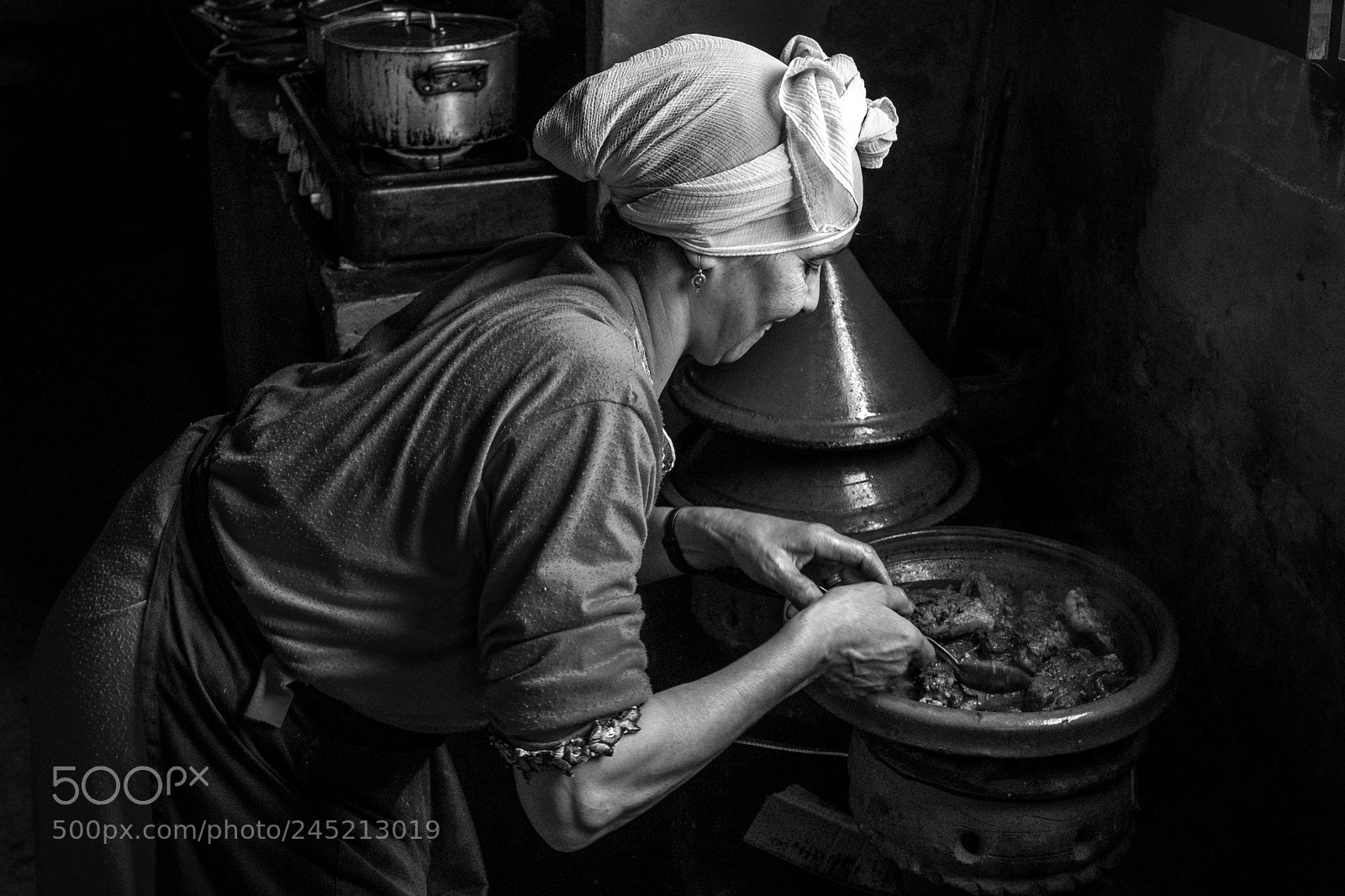 Fujifilm X-T2 sample photo. Cocinera bereber photography