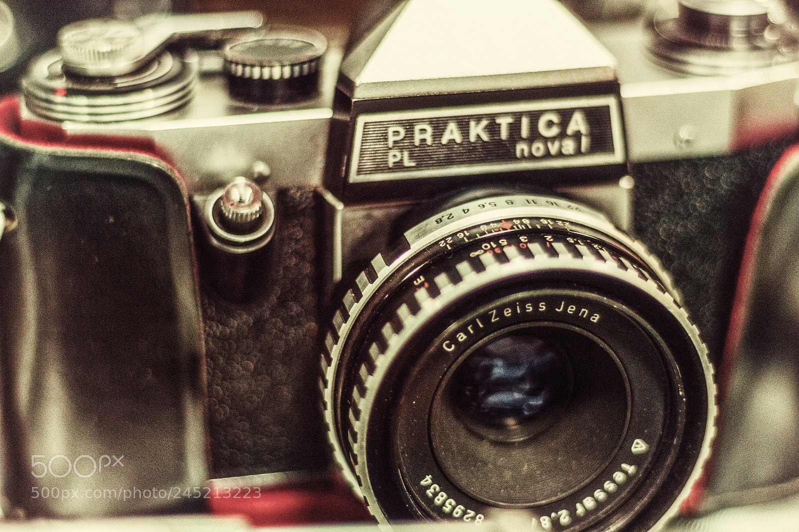 Canon EOS 650D (EOS Rebel T4i / EOS Kiss X6i) sample photo. Praktica photography