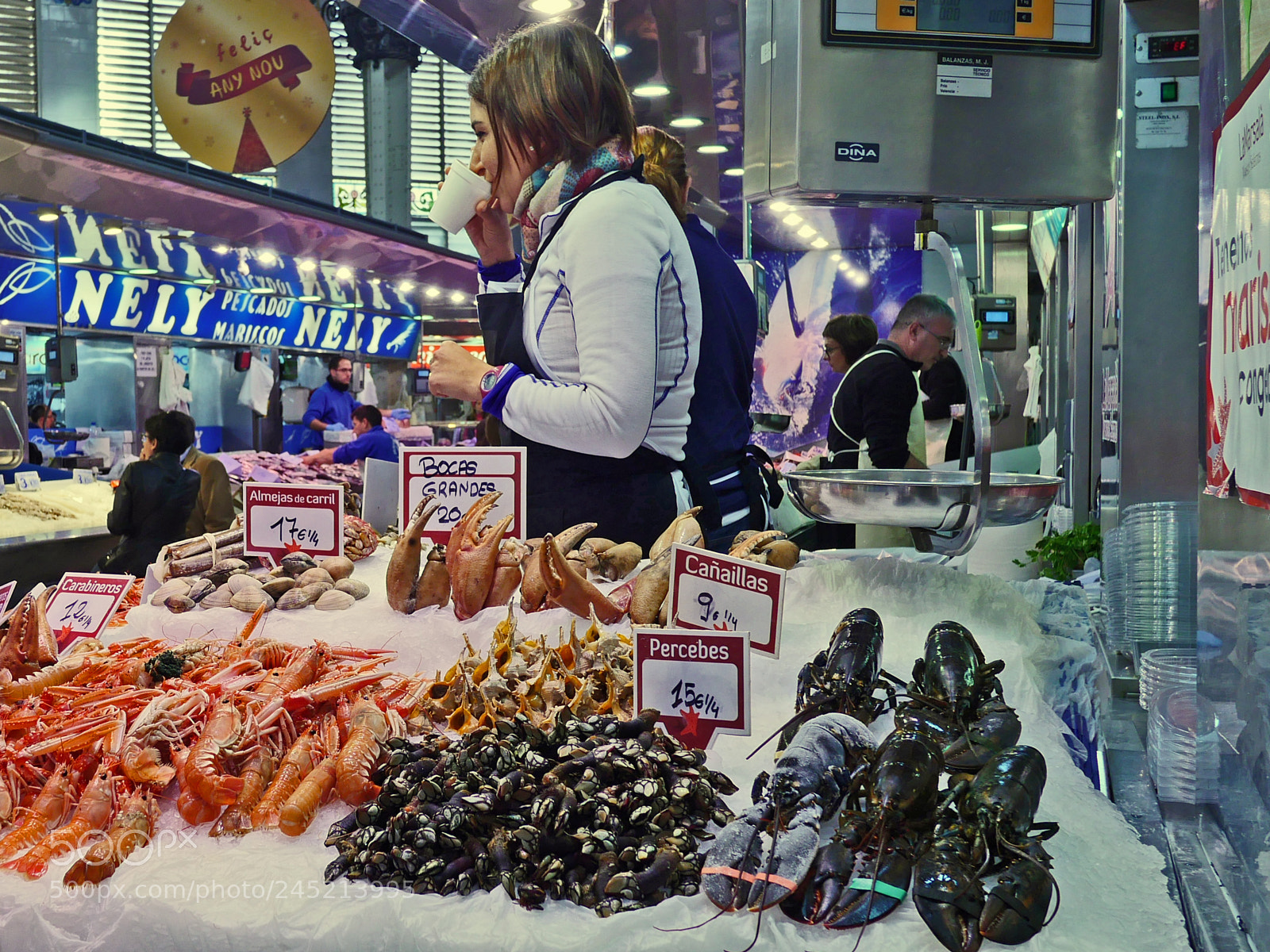 Panasonic Lumix DMC-GX8 sample photo. Shellfish counter mercado central photography