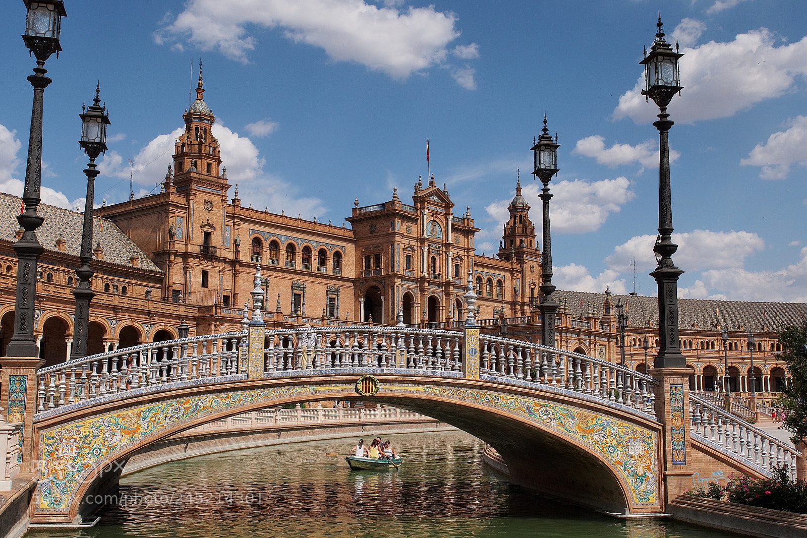 Olympus OM-D E-M5 sample photo. Plaza de españa photography
