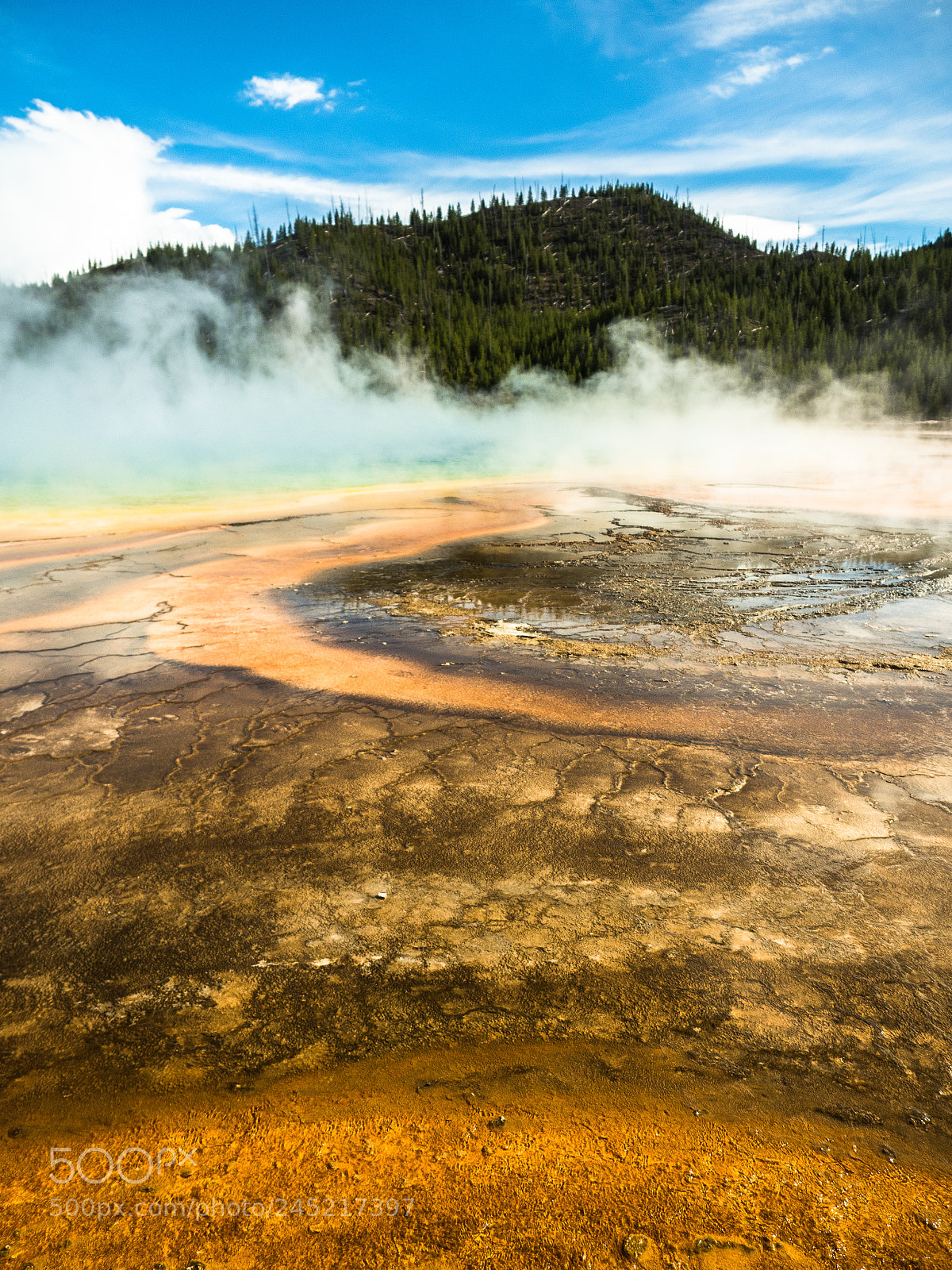 Olympus OM-D E-M5 II sample photo. Prismatic at yellowstone photography
