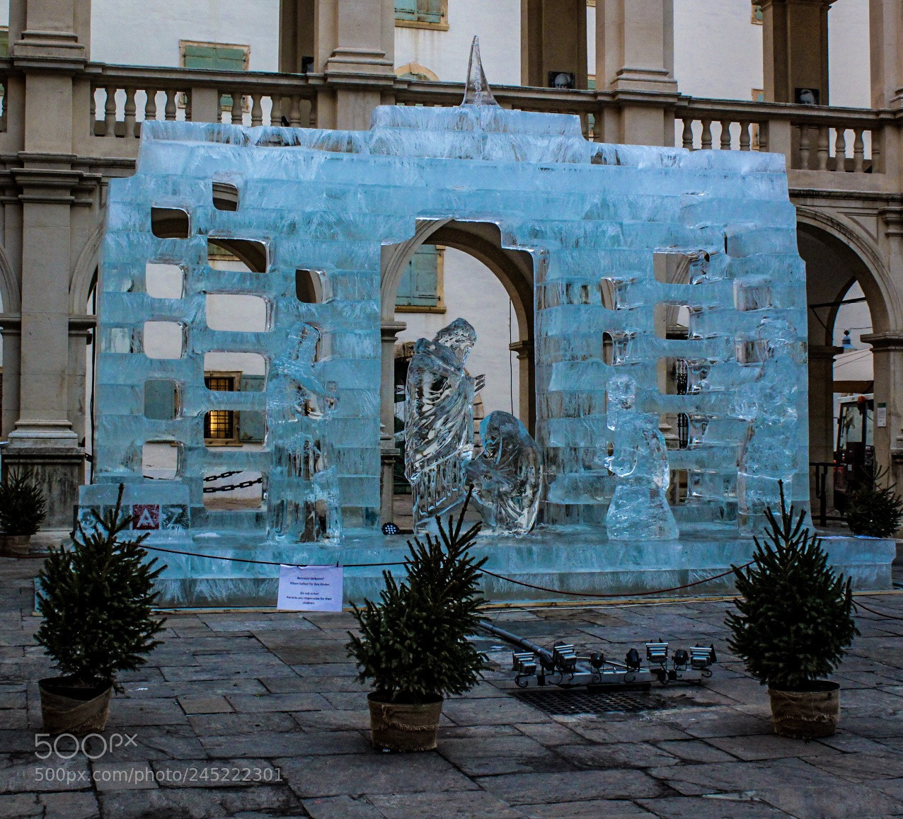 Canon EOS 1300D (EOS Rebel T6 / EOS Kiss X80) sample photo. Ice statue photography