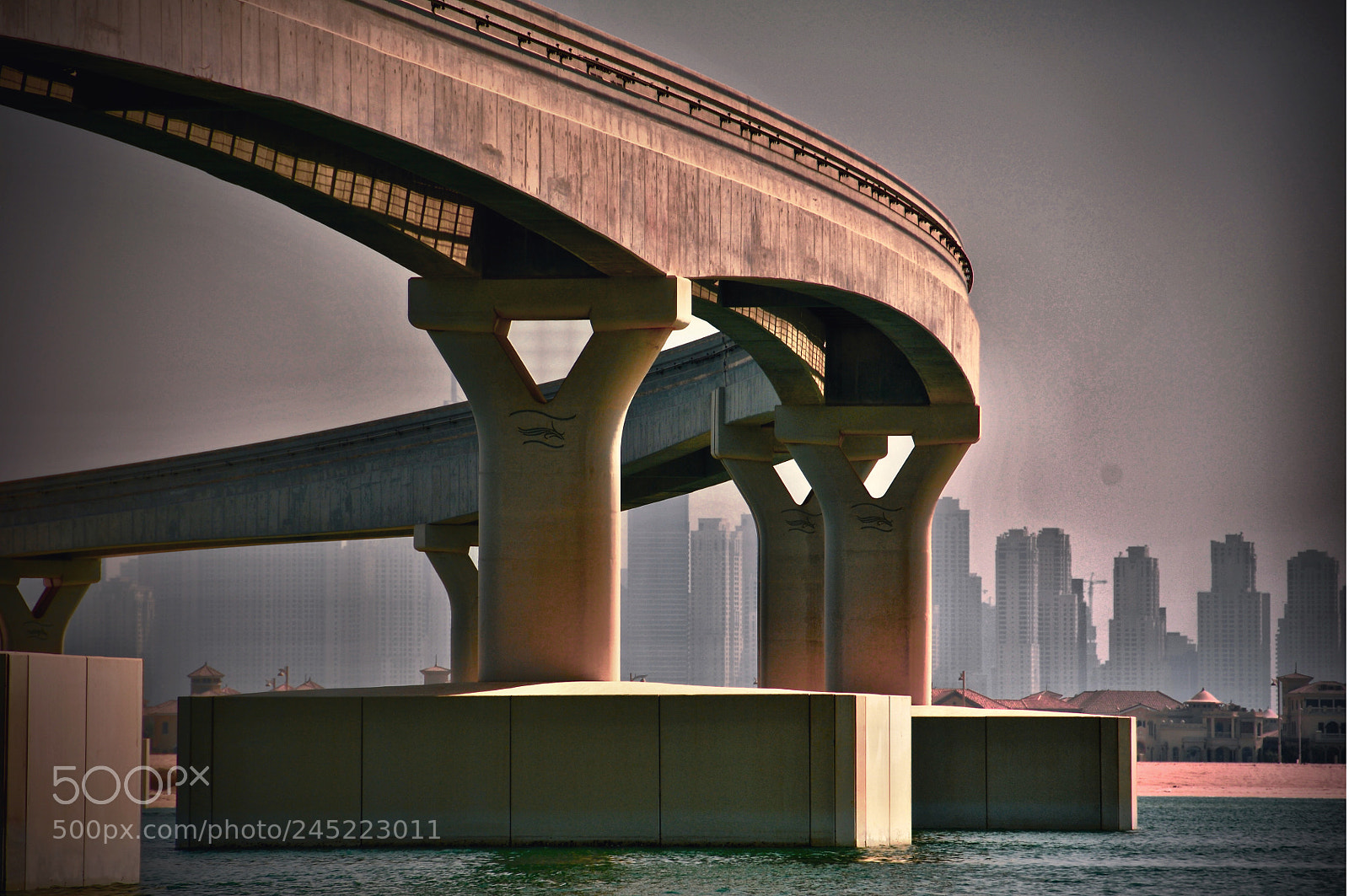 Nikon D300S sample photo. Waiting for the monorail photography