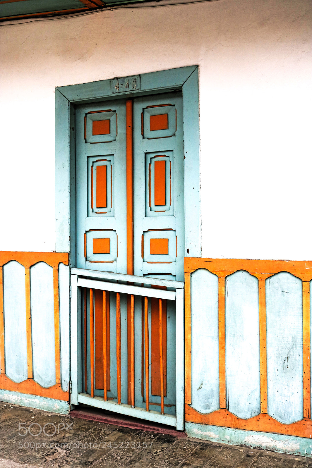 Canon EOS 750D (EOS Rebel T6i / EOS Kiss X8i) sample photo. Old door photography