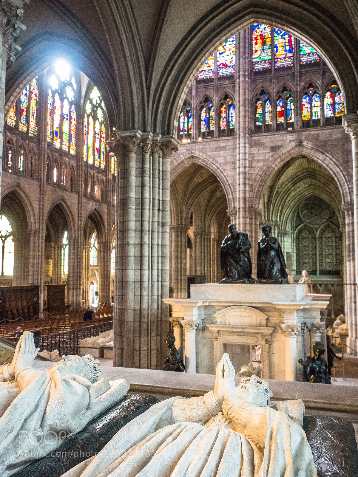 Olympus OM-D E-M5 II sample photo. Tombs of st. denis photography