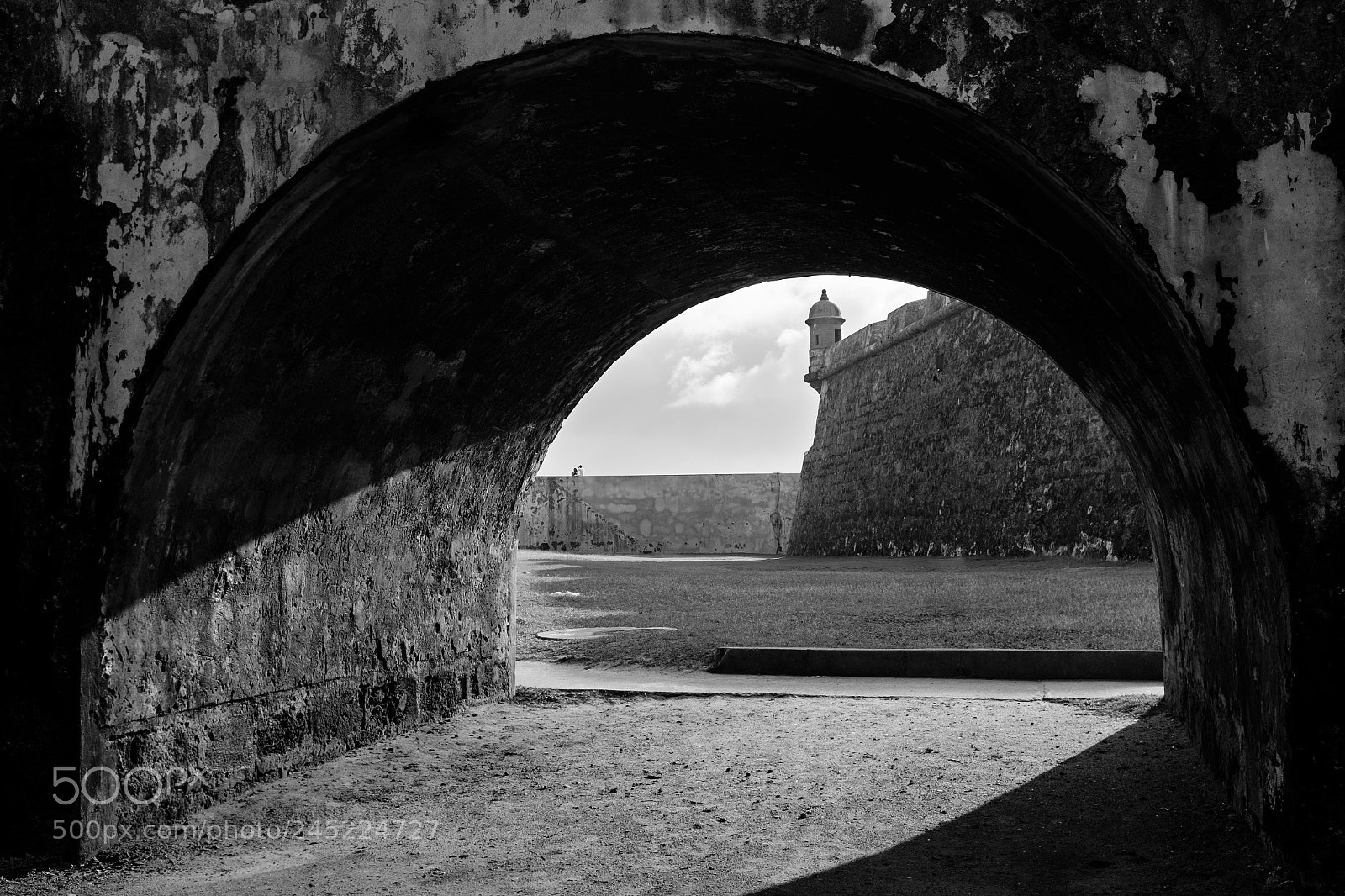 Fujifilm X100S sample photo. Tunnel to the pass photography