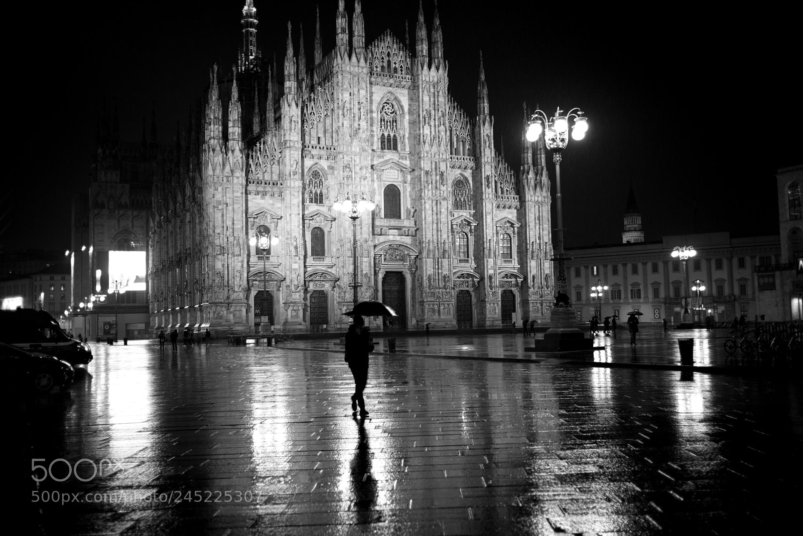 Leica M (Typ 240) sample photo. Rainy night in duomo photography