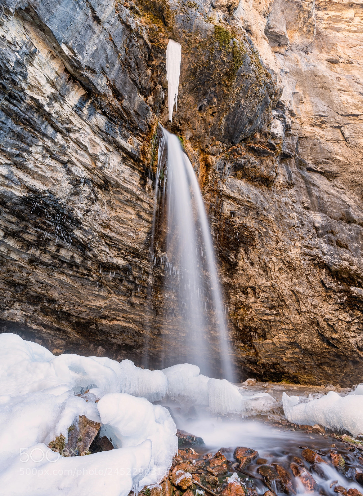 Sony a7R III sample photo. Breaking through photography